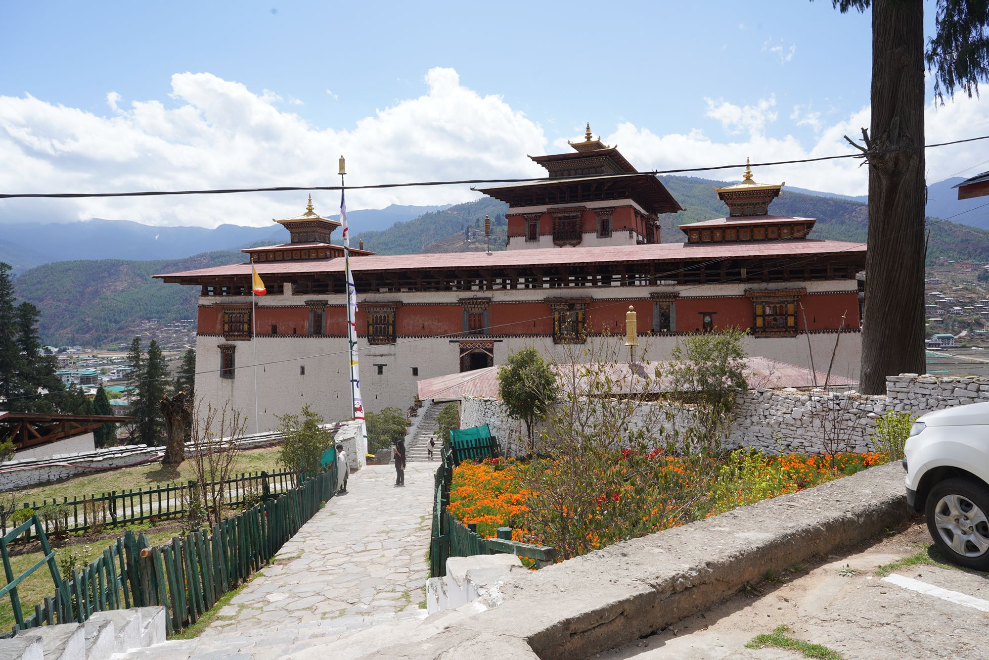 Bhutan – Punakha Dzong and Suspension Bridge, Paro Rinpung Dzong and Ta Dzong (98) Bhutan – Punakha Dzong and Suspension Bridge, Paro Rinpung Dzong and Ta Dzong (98)