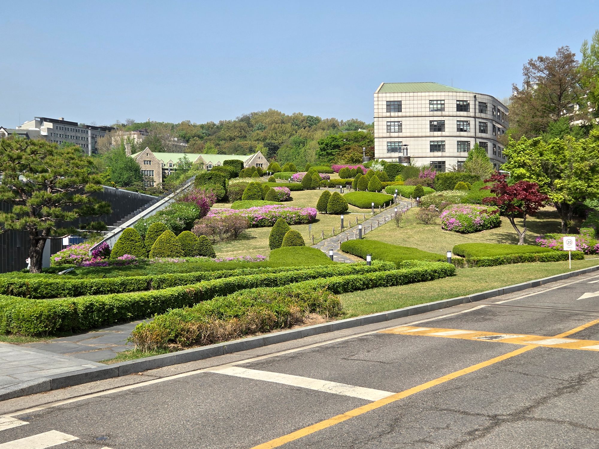 Ewha Womans University (20) Ewha Womans University (20)