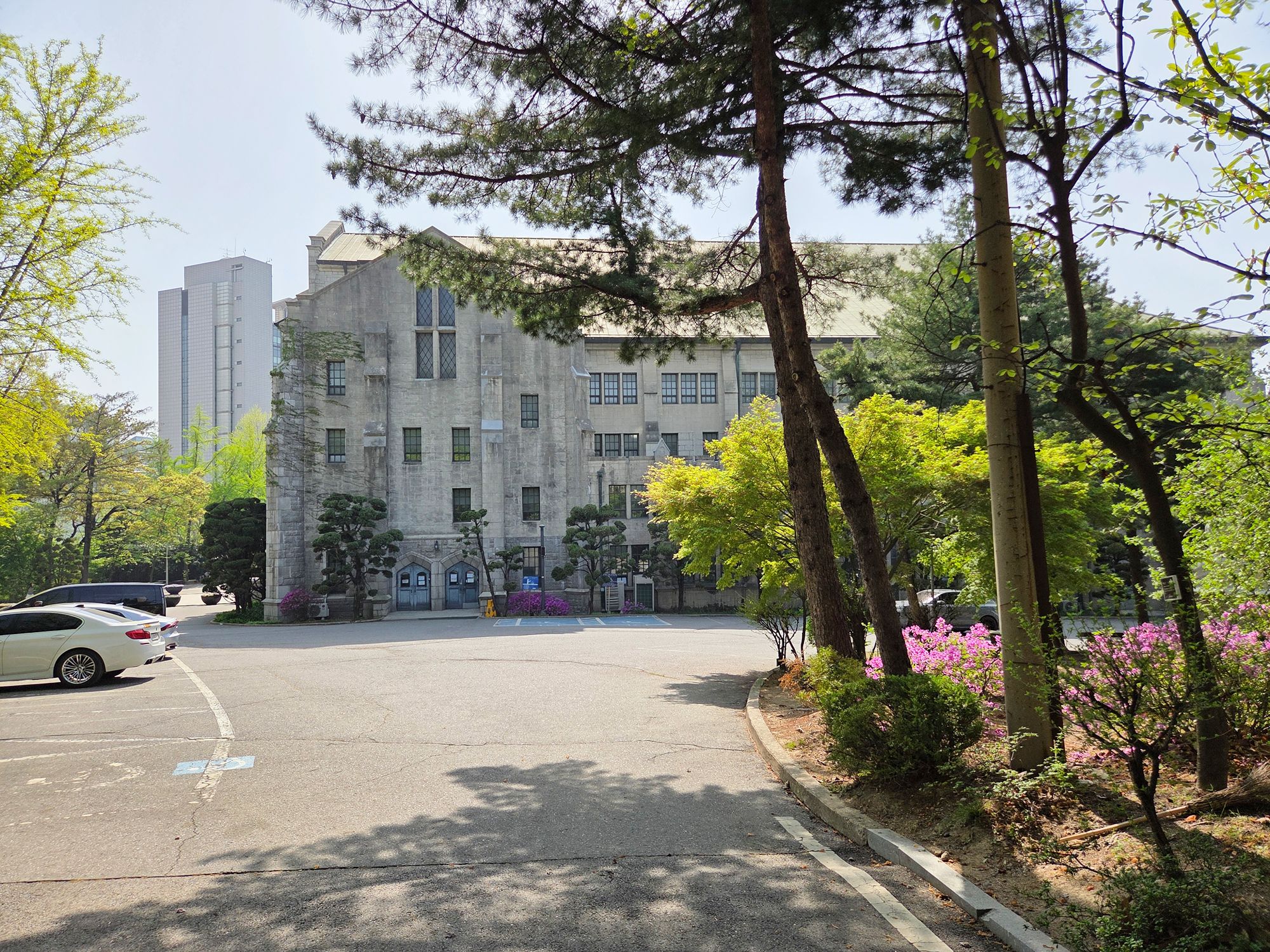 Ewha Womans University (26) Ewha Womans University (26)