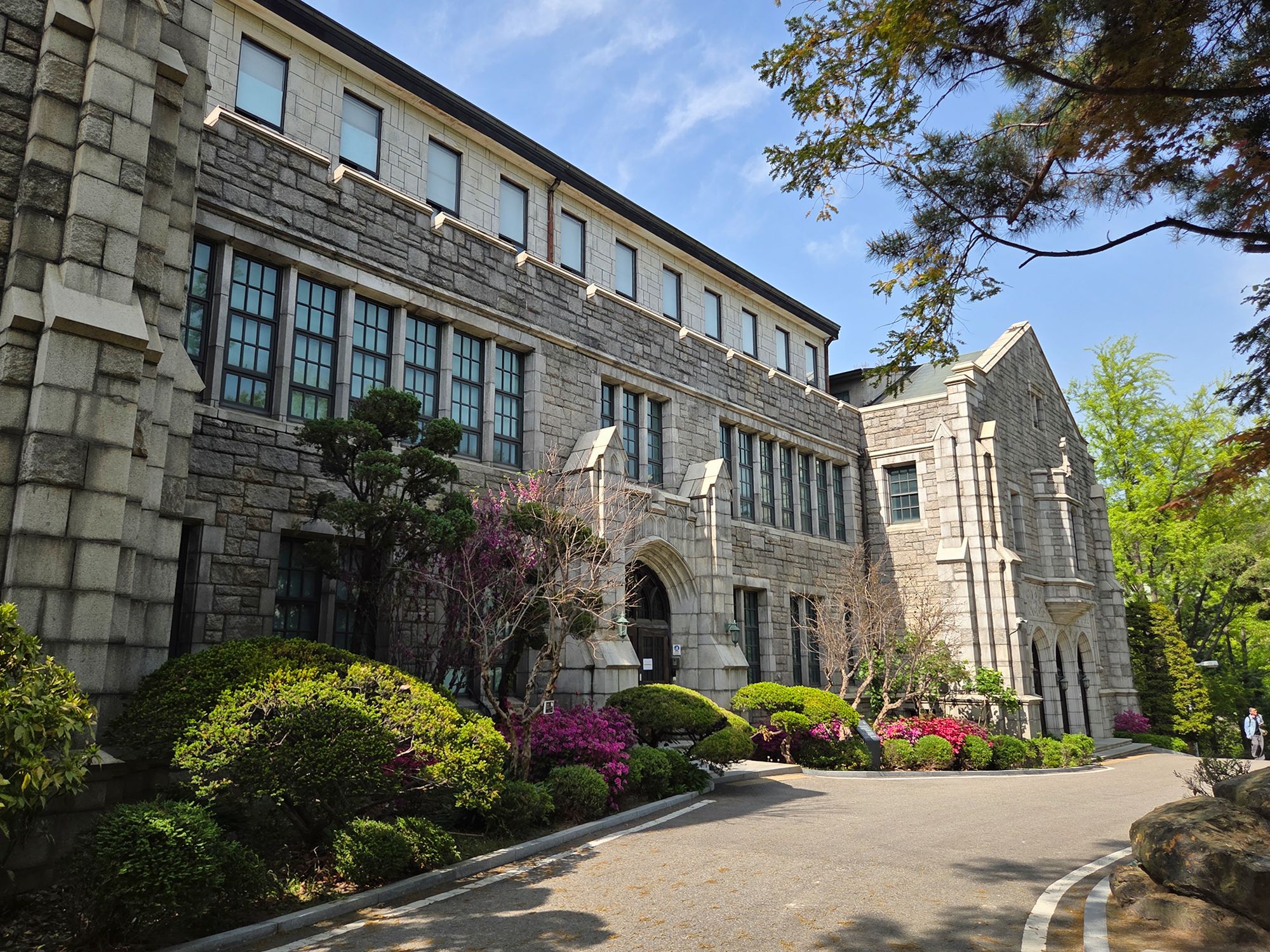 Ewha Womans University (27) Ewha Womans University (27)