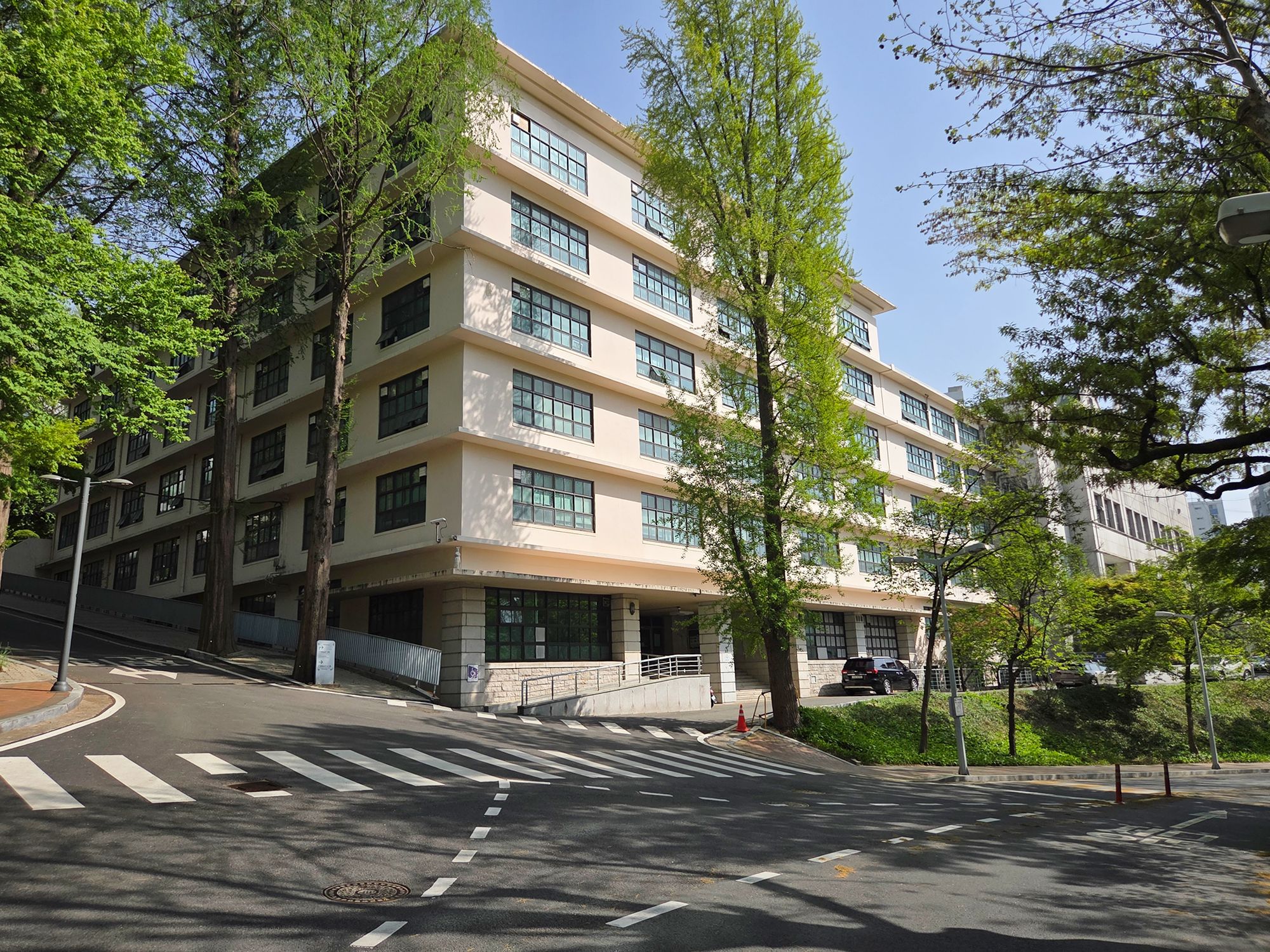 Ewha Womans University (34) Ewha Womans University (34)