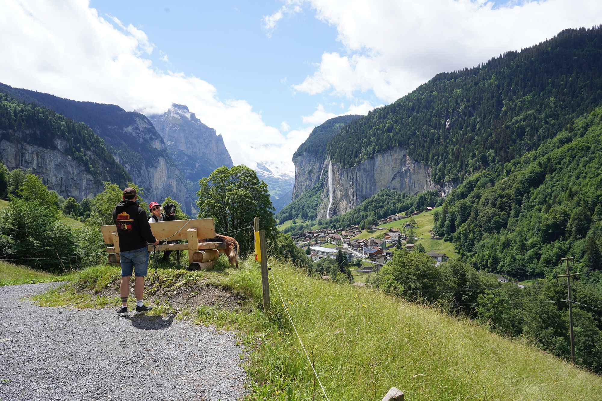 Hike Down to Lauterbrunnen (101) Hike Down to Lauterbrunnen (101)