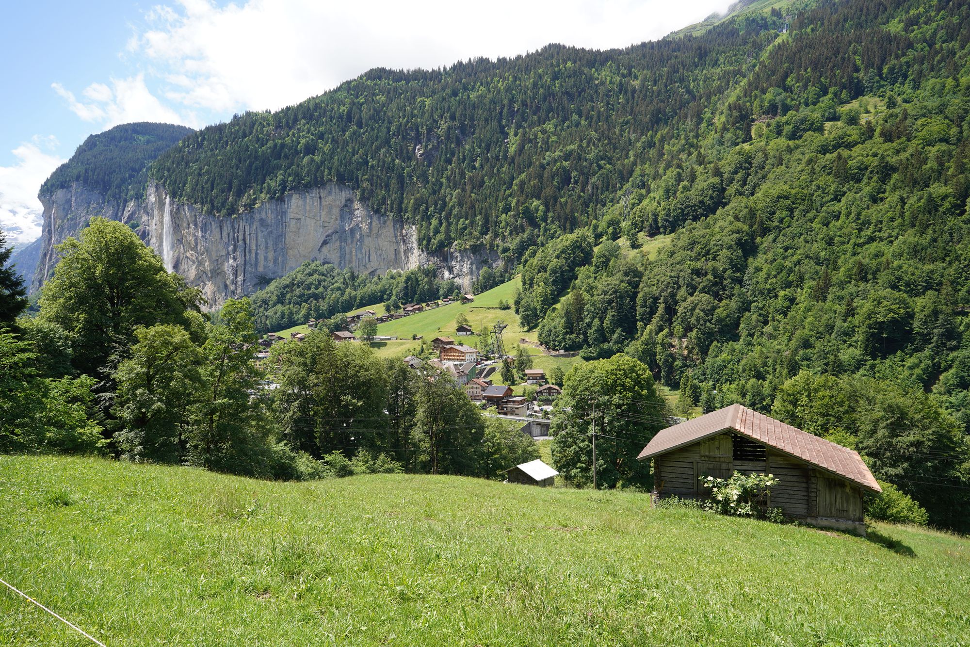 Hike Down to Lauterbrunnen (103) Hike Down to Lauterbrunnen (103)