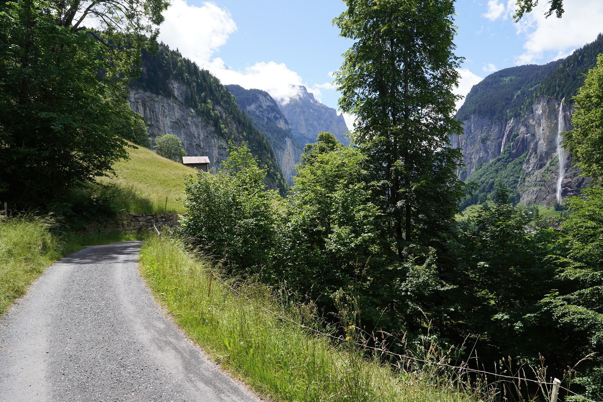 Hike Down to Lauterbrunnen (109) Hike Down to Lauterbrunnen (109)
