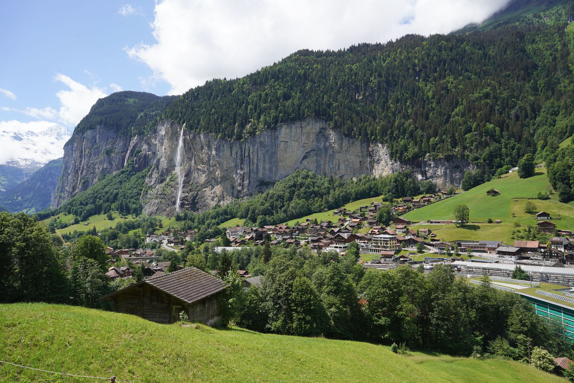 Hike Down to Lauterbrunnen (113) Hike Down to Lauterbrunnen (113)