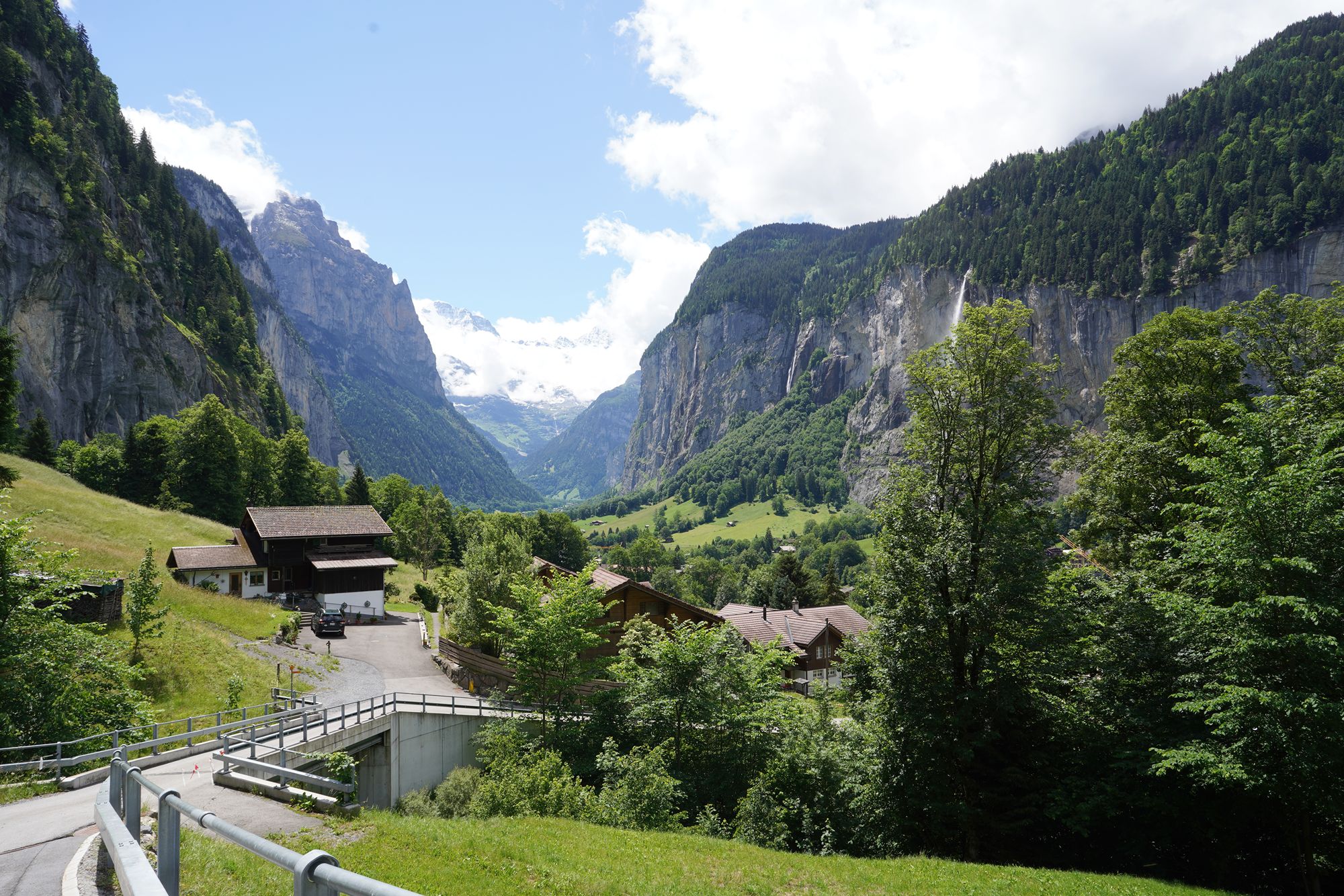 Hike Down to Lauterbrunnen (119) Hike Down to Lauterbrunnen (119)