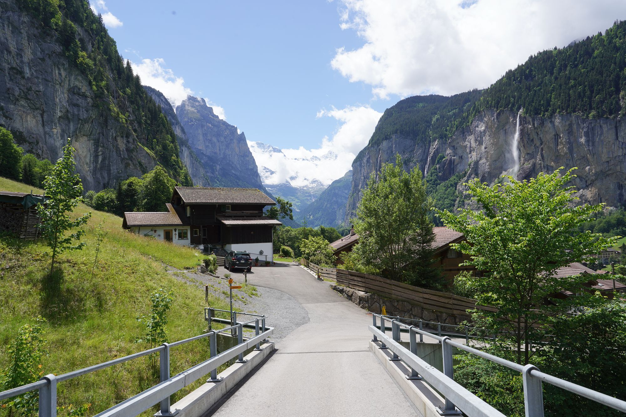 Hike Down to Lauterbrunnen (120) Hike Down to Lauterbrunnen (120)