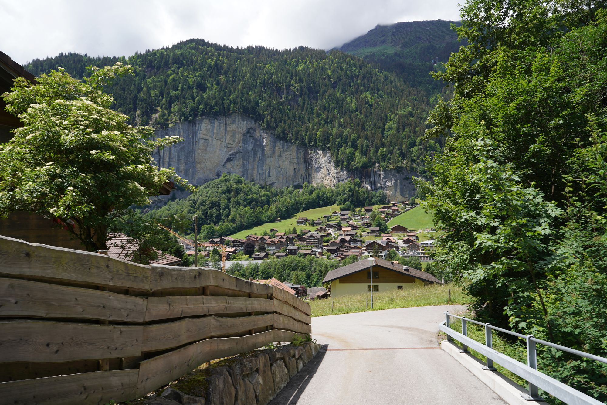 Hike Down to Lauterbrunnen (121) Hike Down to Lauterbrunnen (121)