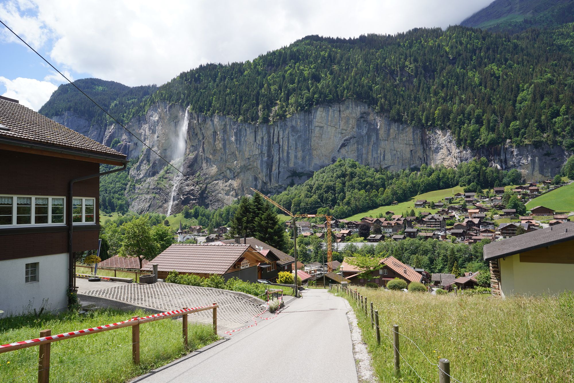 Hike Down to Lauterbrunnen (122) Hike Down to Lauterbrunnen (122)