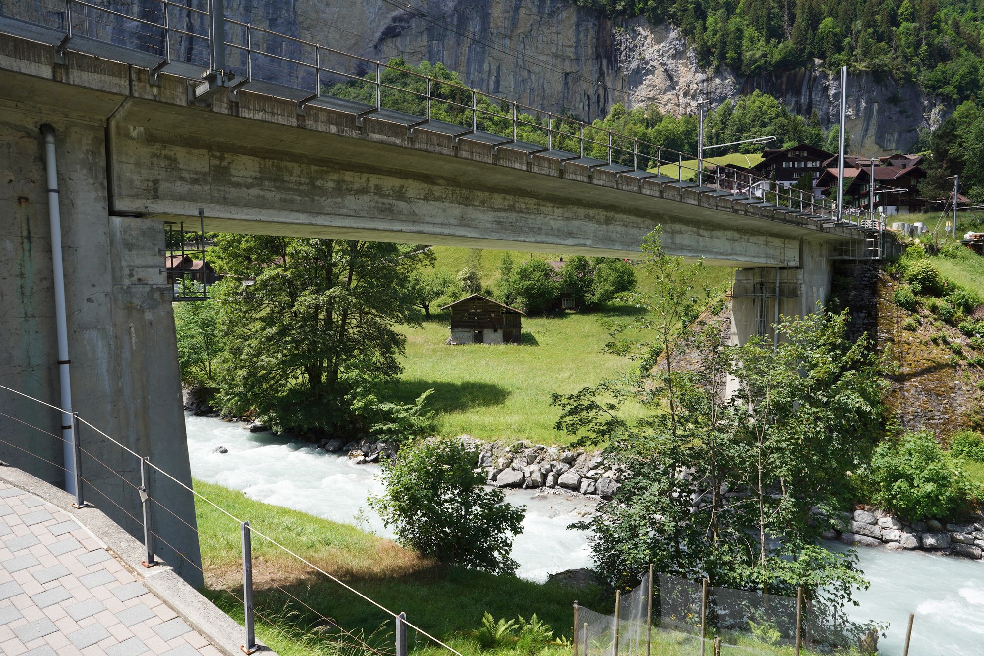 Hike Down to Lauterbrunnen (130) Hike Down to Lauterbrunnen (130)