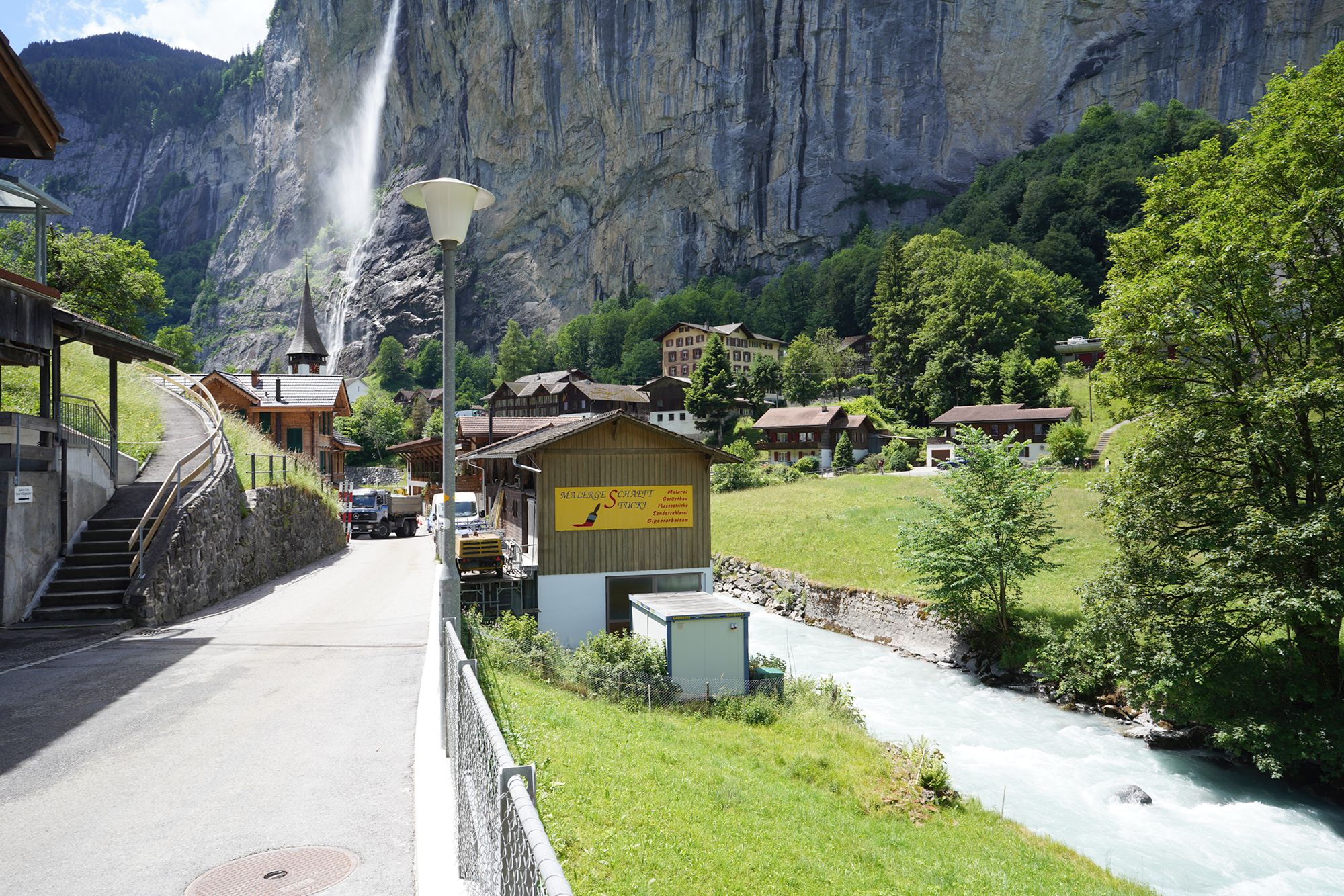 Hike Down to Lauterbrunnen (132) Hike Down to Lauterbrunnen (132)