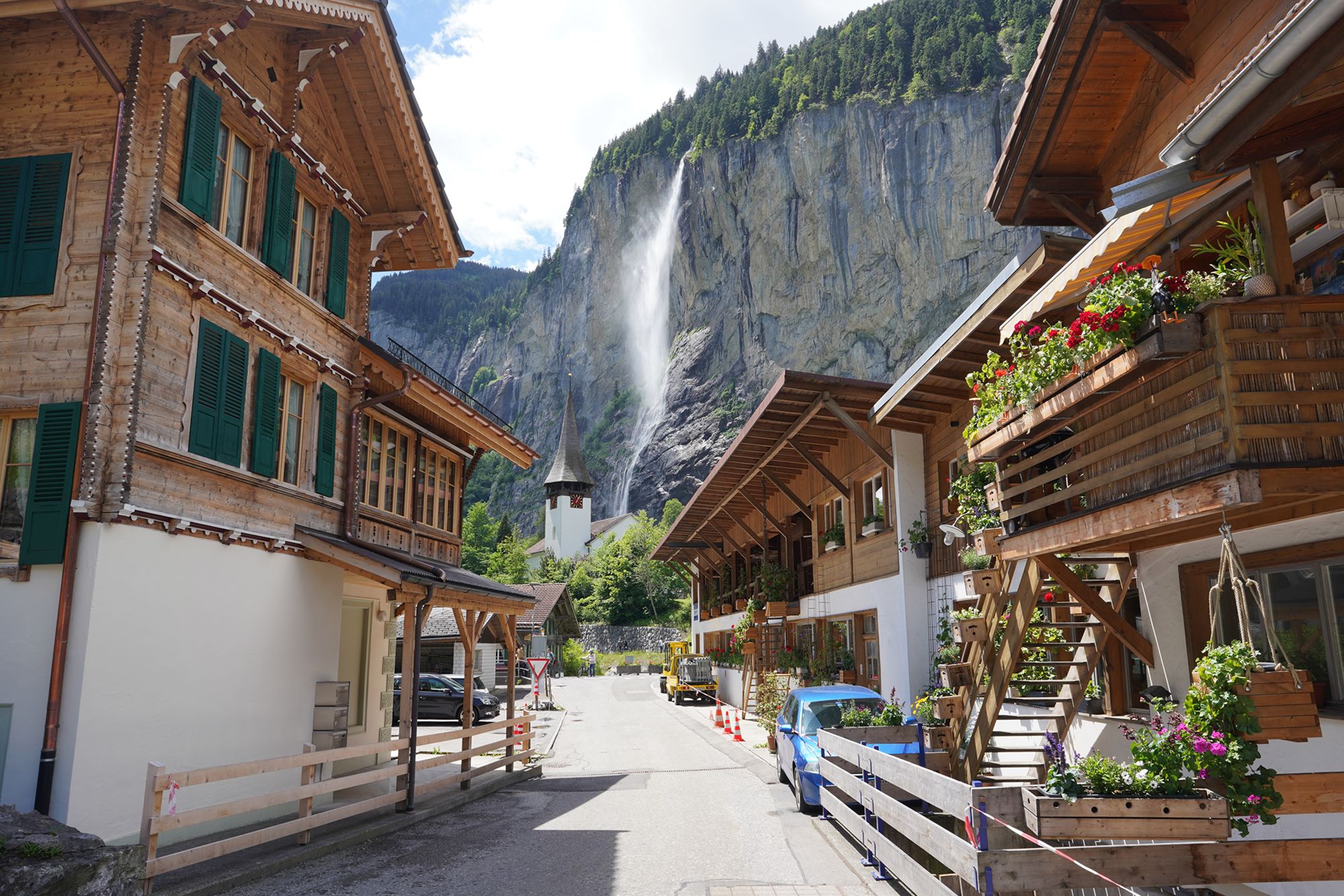 Hike Down to Lauterbrunnen (133) Hike Down to Lauterbrunnen (133)