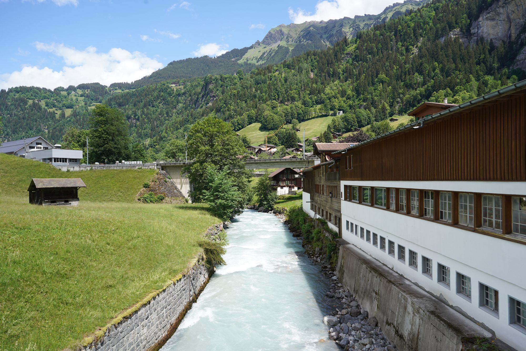 Hike Down to Lauterbrunnen (137) Hike Down to Lauterbrunnen (137)