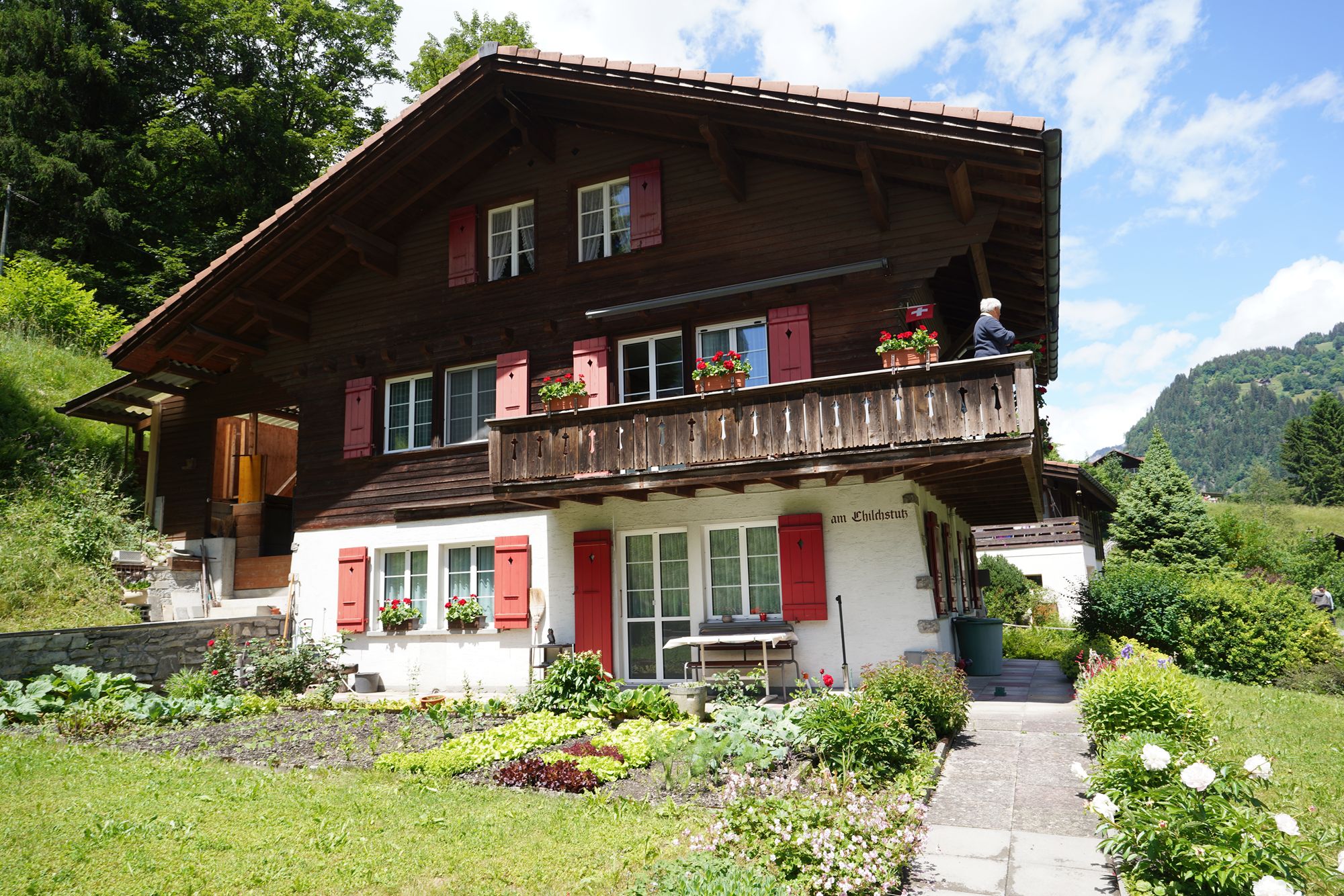 Hike Down to Lauterbrunnen (141) Hike Down to Lauterbrunnen (141)
