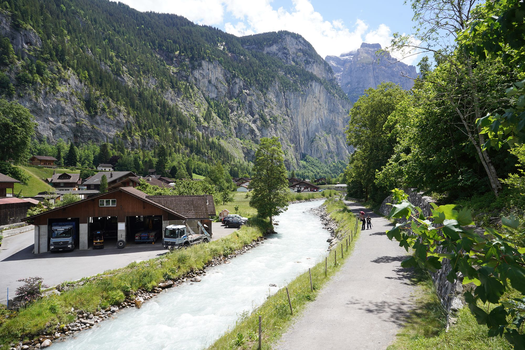 Hike Down to Lauterbrunnen (146) Hike Down to Lauterbrunnen (146)