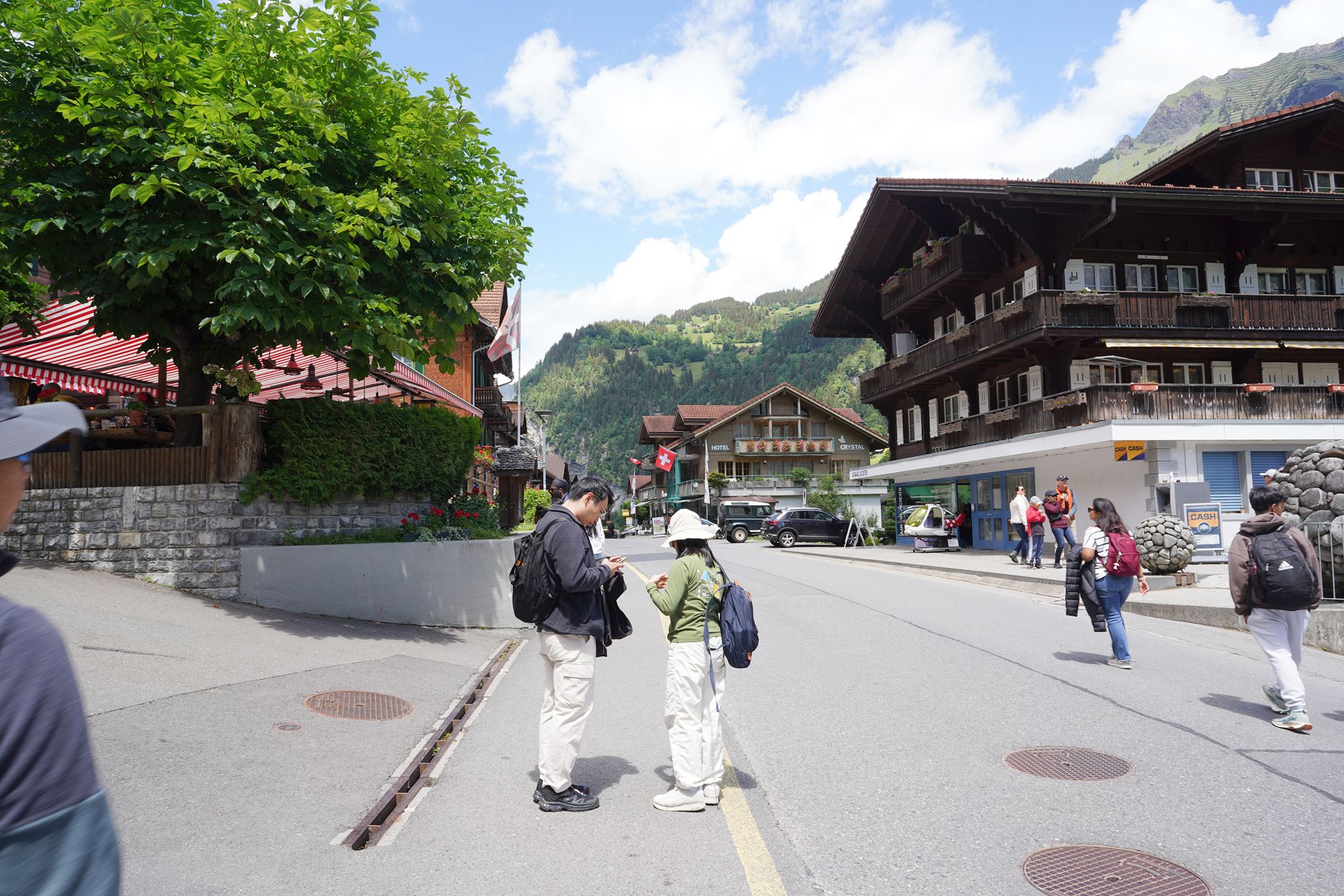 Hike Down to Lauterbrunnen (151) Hike Down to Lauterbrunnen (151)