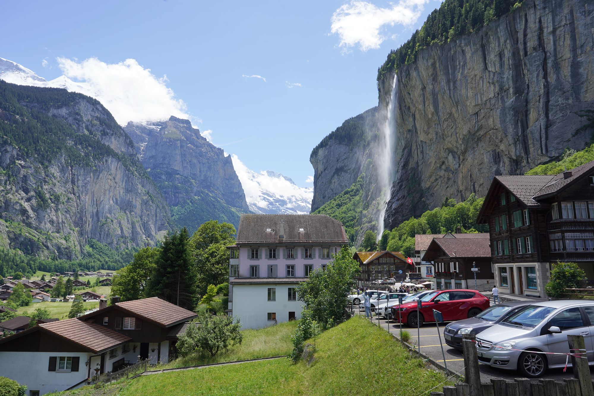 Hike Down to Lauterbrunnen (156) Hike Down to Lauterbrunnen (156)