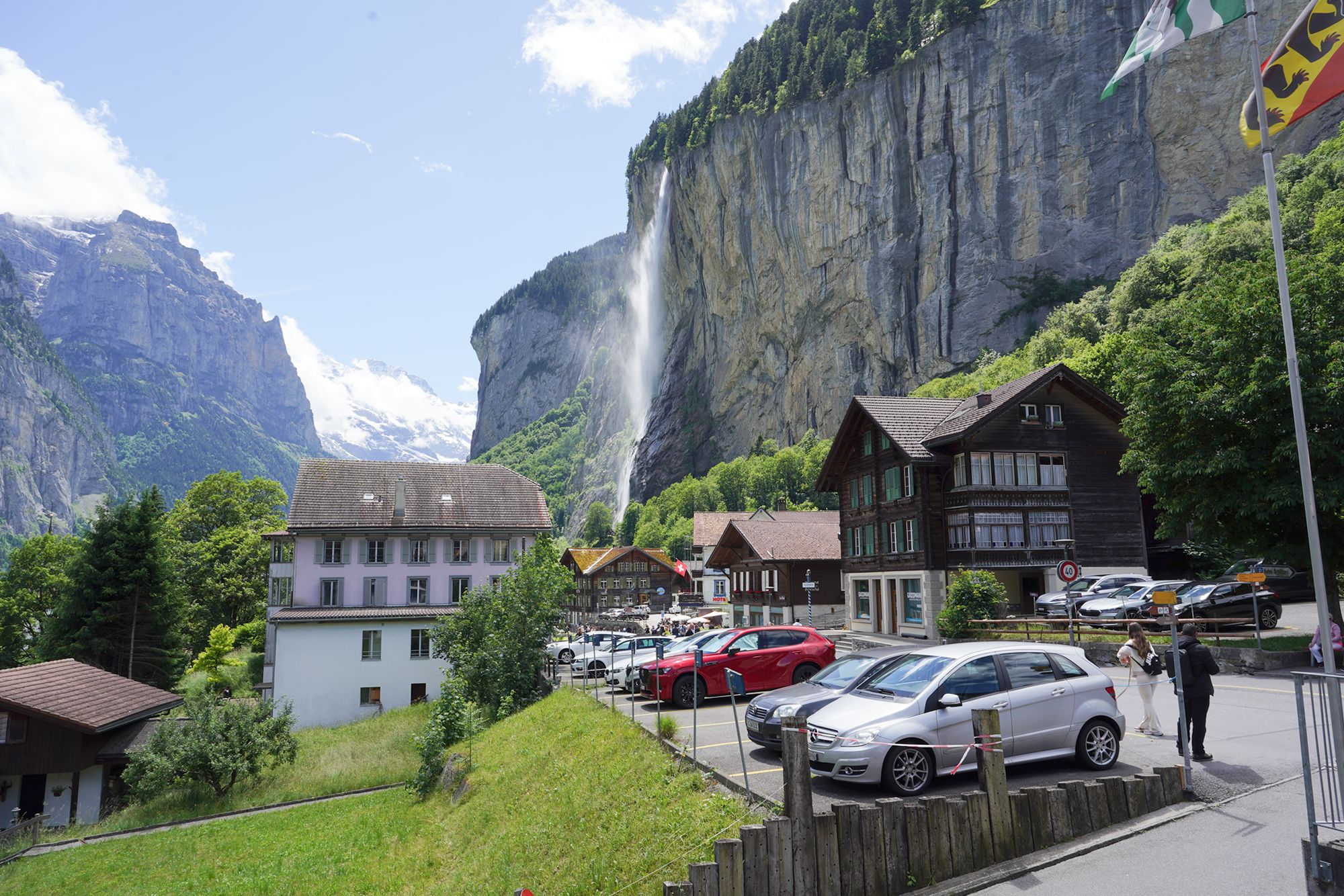 Hike Down to Lauterbrunnen (157) Hike Down to Lauterbrunnen (157)