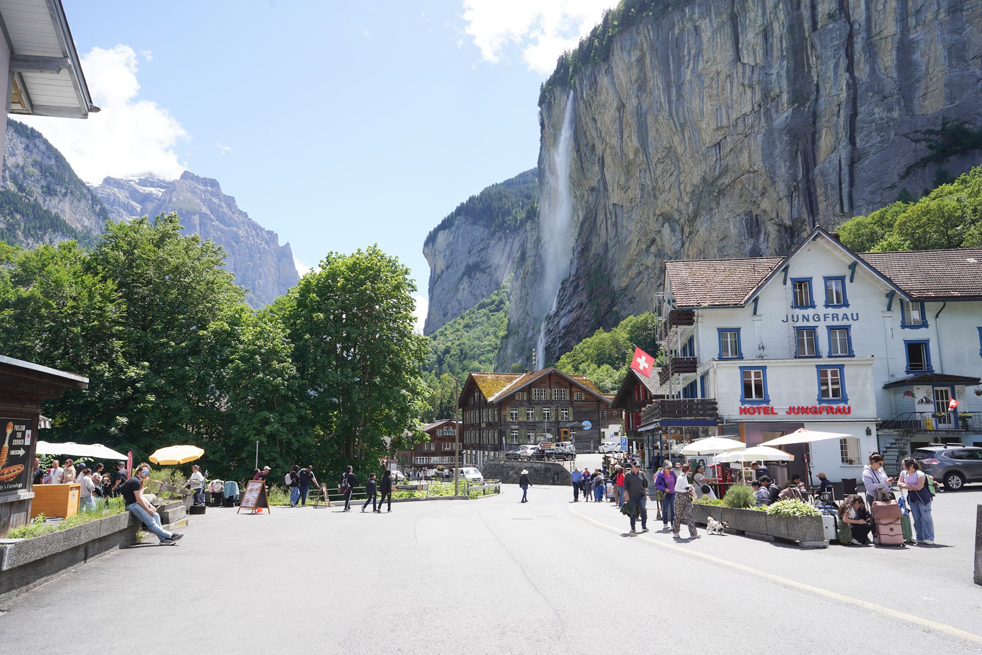 Hike Down to Lauterbrunnen (162) Hike Down to Lauterbrunnen (162)
