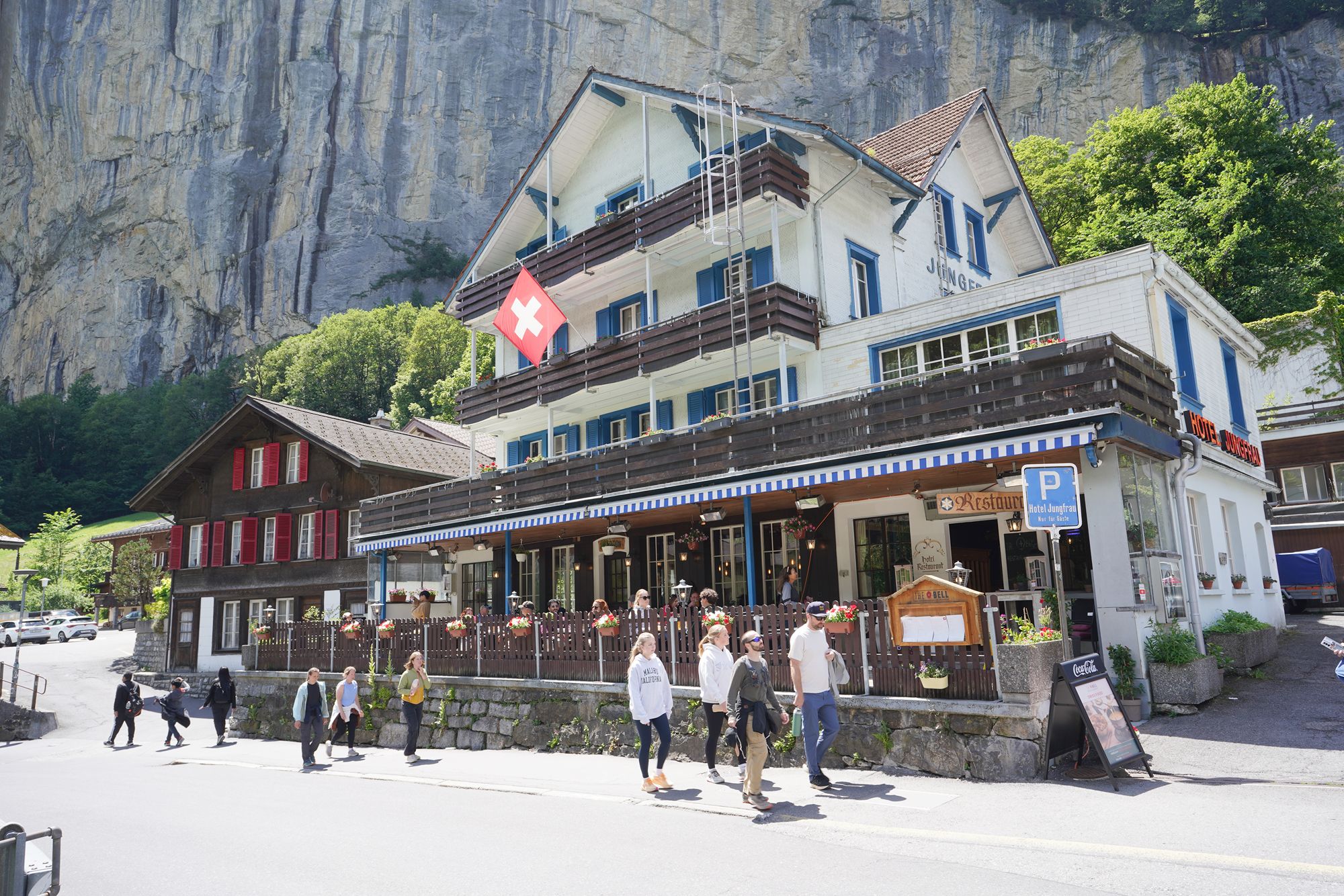 Hike Down to Lauterbrunnen (164) Hike Down to Lauterbrunnen (164)