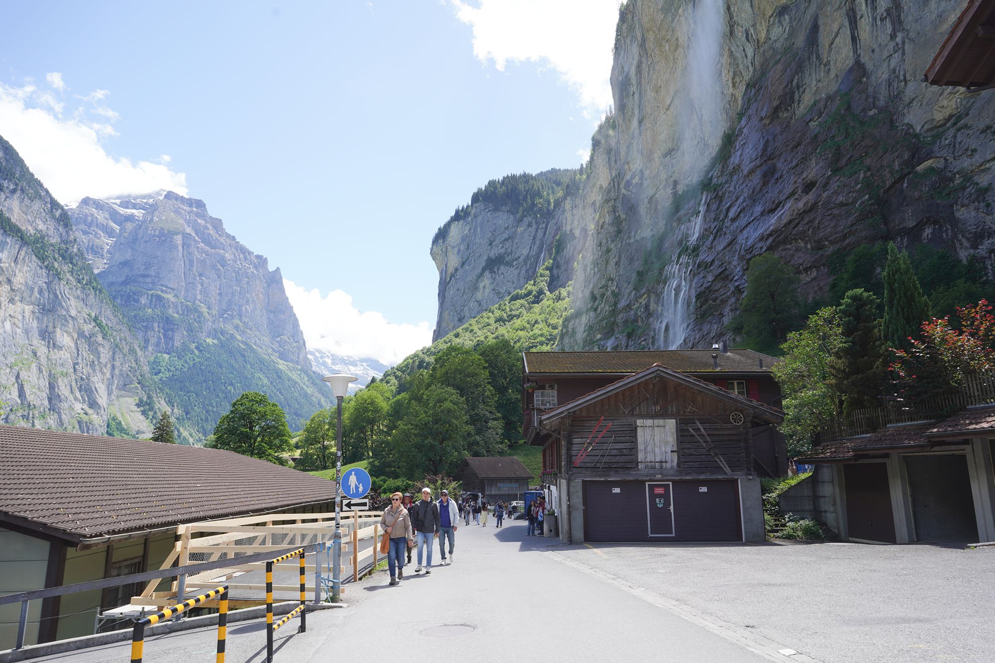 Hike Down to Lauterbrunnen (169) Hike Down to Lauterbrunnen (169)