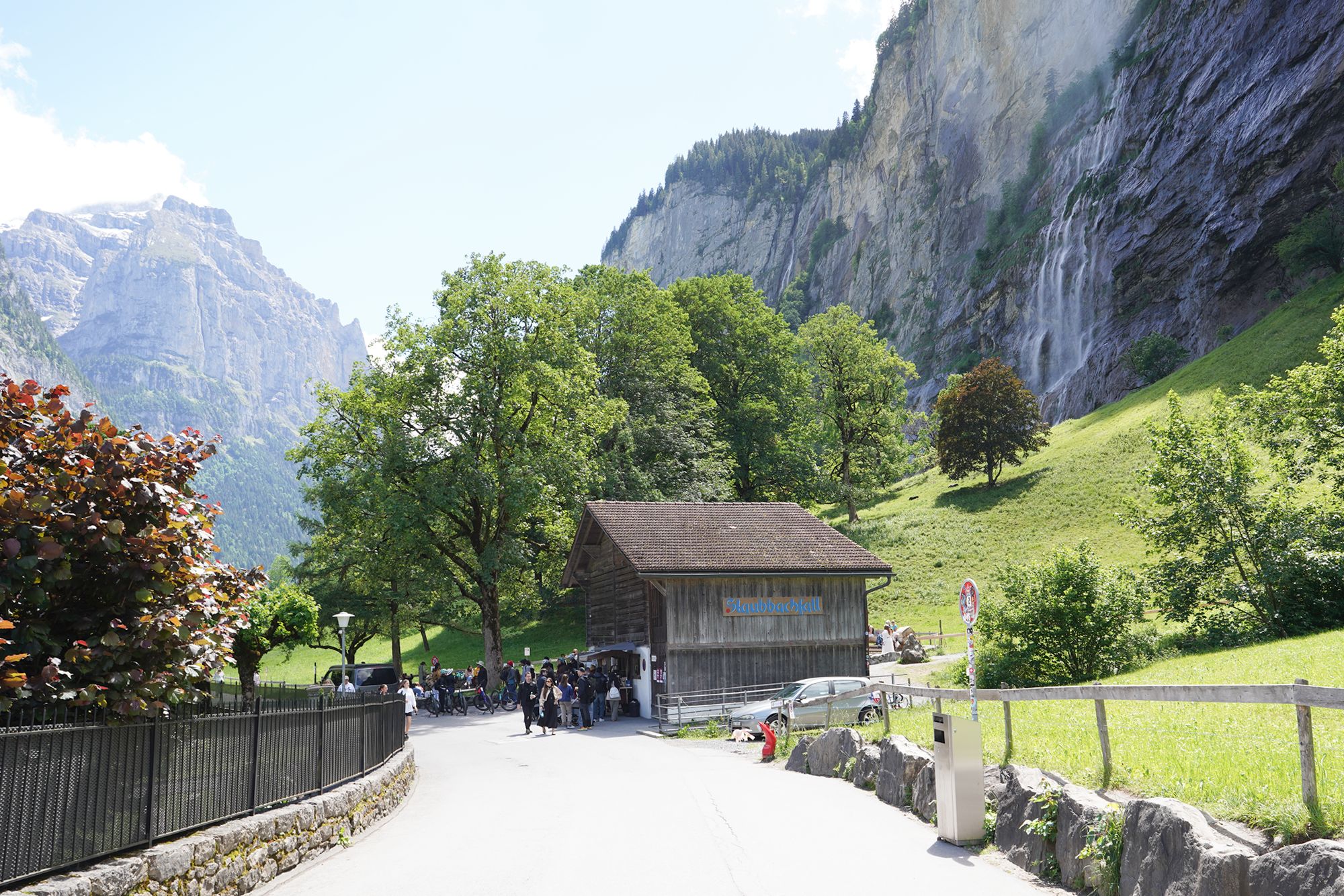 Hike Down to Lauterbrunnen (170) Hike Down to Lauterbrunnen (170)