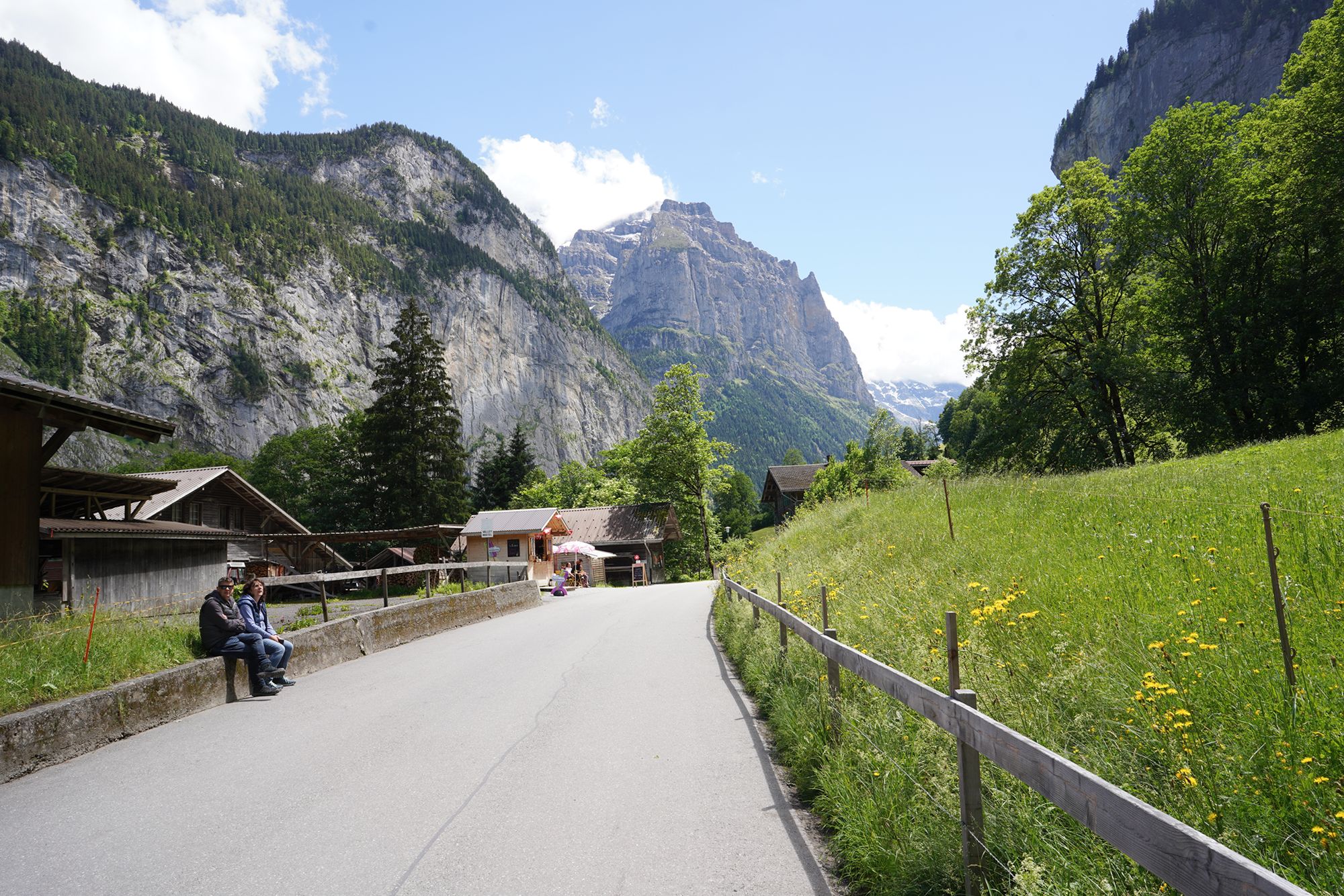 Hike Down to Lauterbrunnen (174) Hike Down to Lauterbrunnen (174)