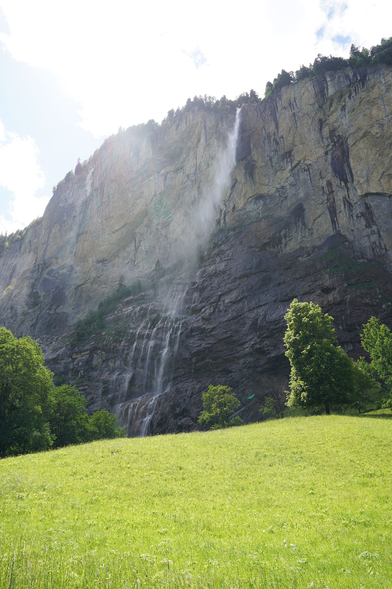 Hike Down to Lauterbrunnen (175) Hike Down to Lauterbrunnen (175)