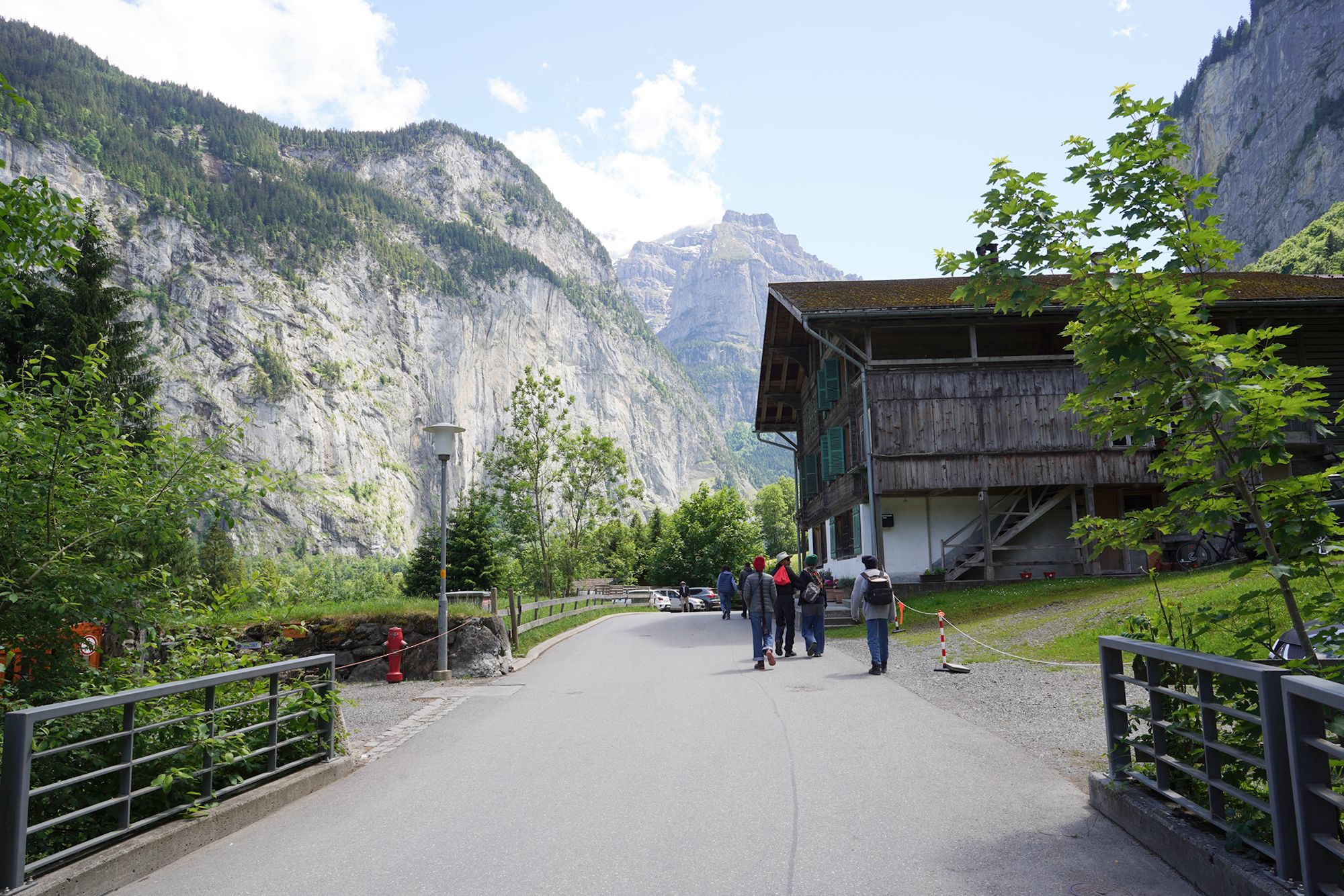 Hike Down to Lauterbrunnen (177) Hike Down to Lauterbrunnen (177)