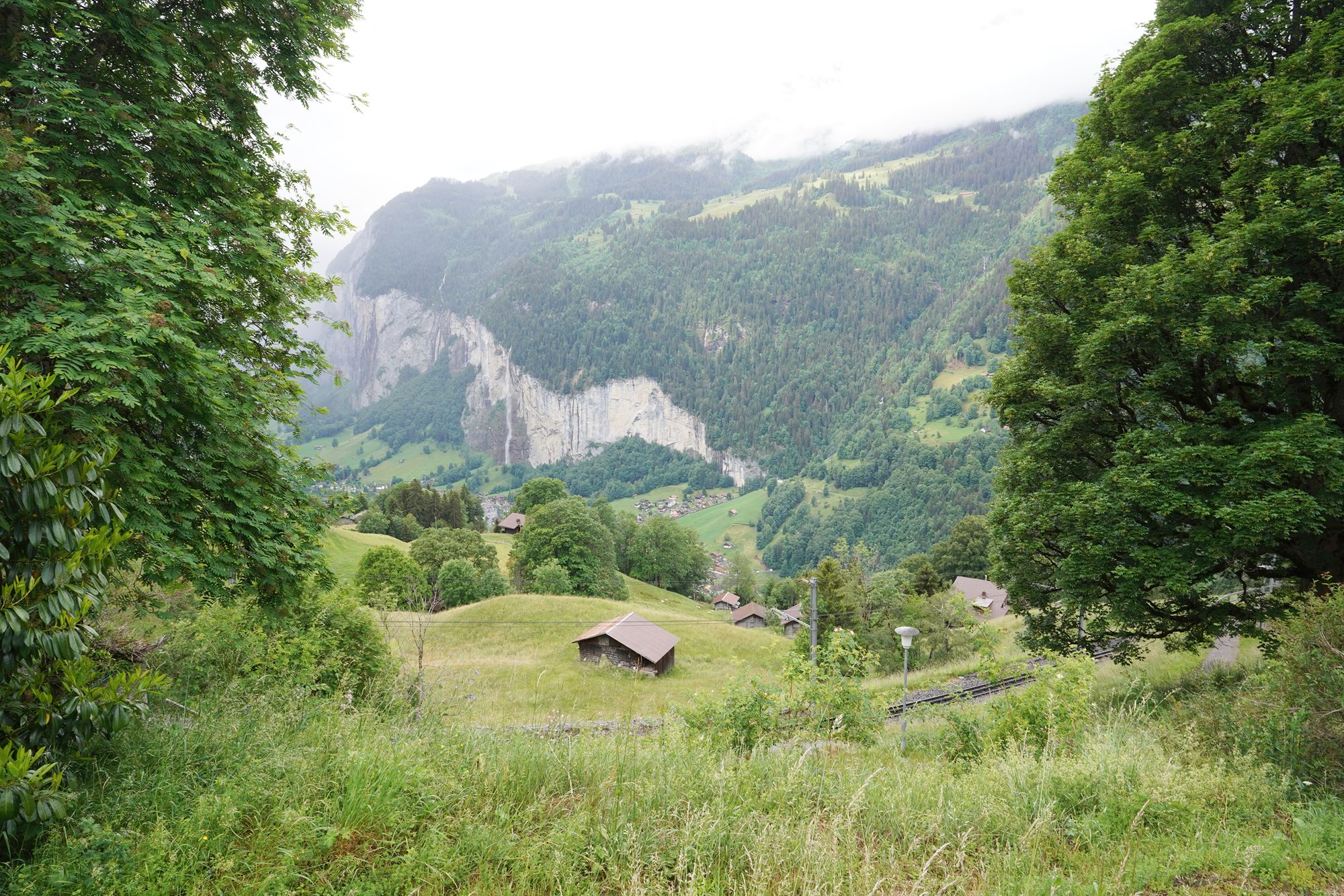 Hike Down to Lauterbrunnen (18) Hike Down to Lauterbrunnen (18)