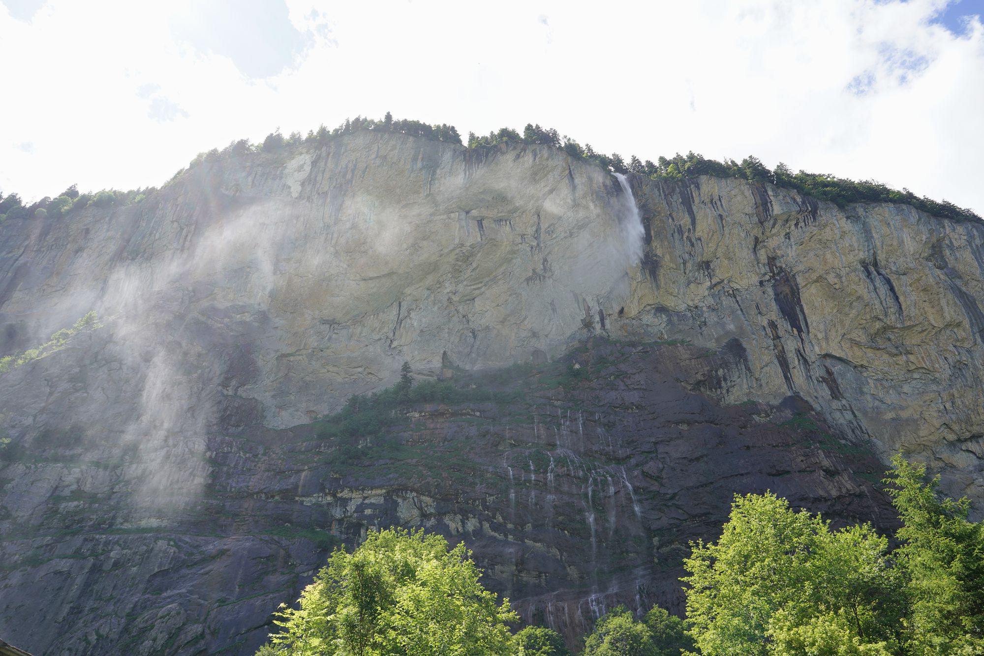Hike Down to Lauterbrunnen (181) Hike Down to Lauterbrunnen (181)