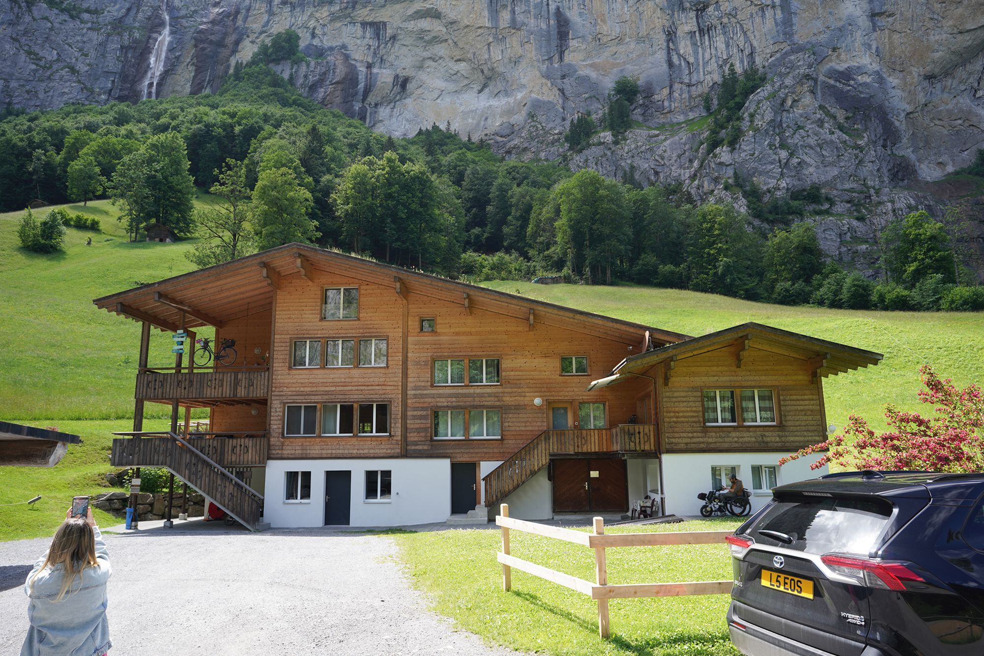 Hike Down to Lauterbrunnen (192) Hike Down to Lauterbrunnen (192)