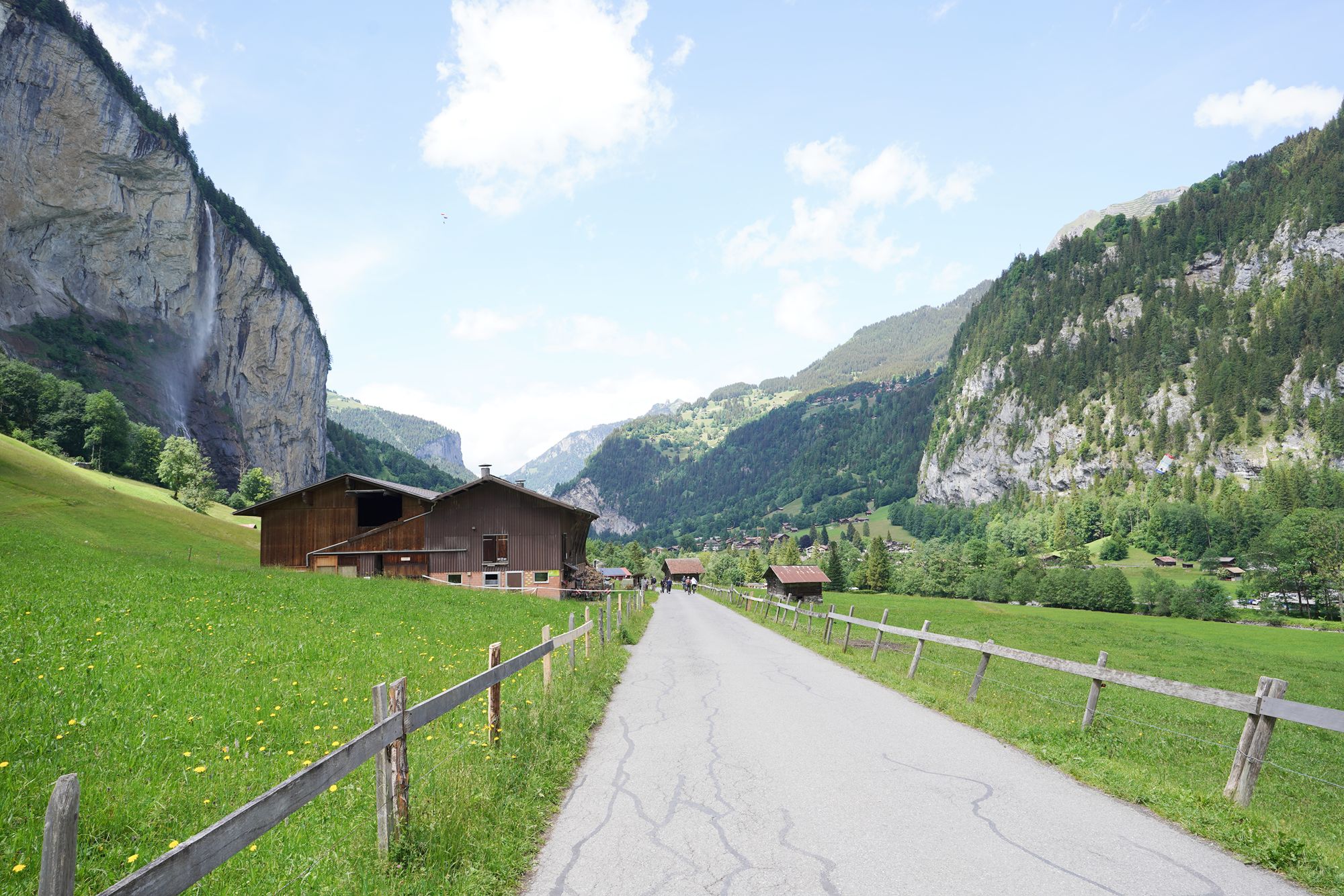Hike Down to Lauterbrunnen (197) Hike Down to Lauterbrunnen (197)