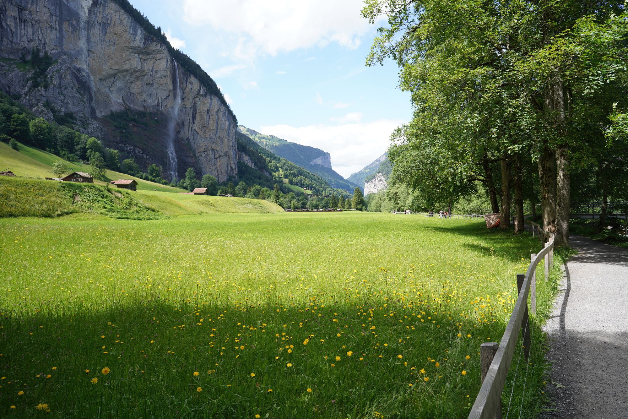 Hike Down to Lauterbrunnen (210) Hike Down to Lauterbrunnen (210)