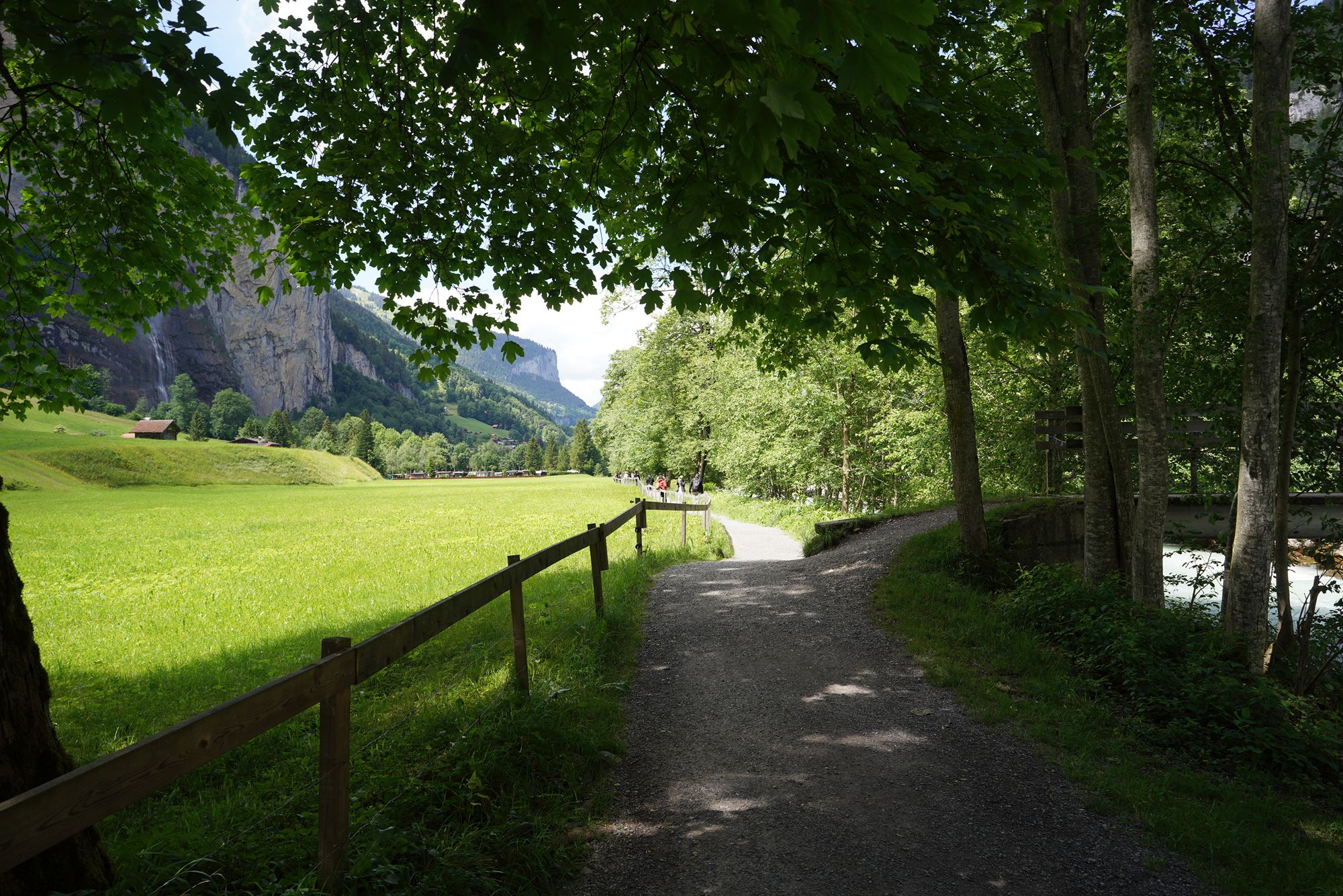 Hike Down to Lauterbrunnen (211) Hike Down to Lauterbrunnen (211)