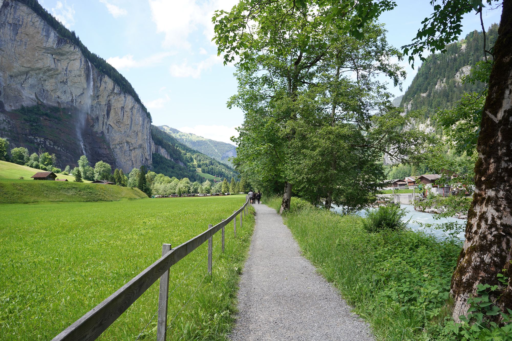 Hike Down to Lauterbrunnen (213) Hike Down to Lauterbrunnen (213)