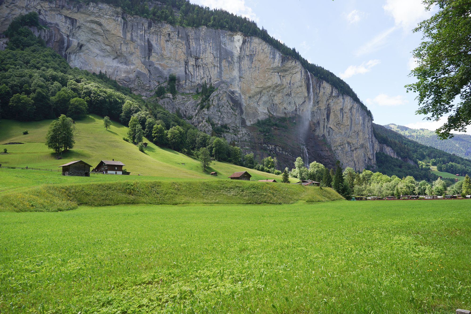 Hike Down to Lauterbrunnen (216) Hike Down to Lauterbrunnen (216)