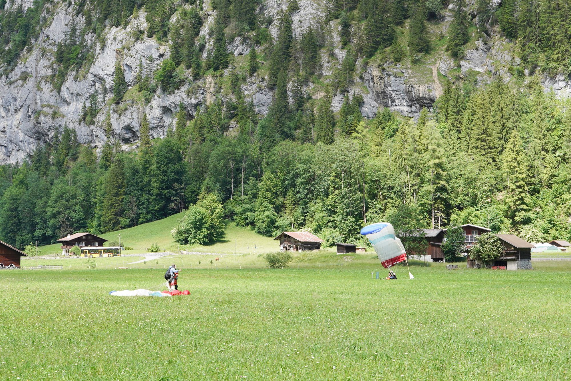 Hike Down to Lauterbrunnen (220) Hike Down to Lauterbrunnen (220)