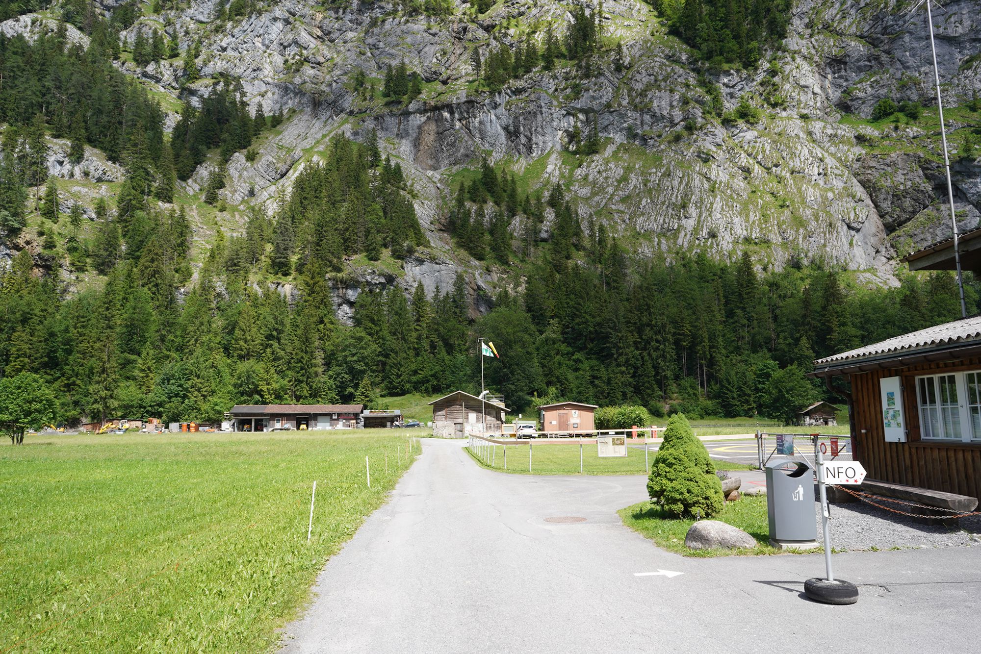 Hike Down to Lauterbrunnen (224) Hike Down to Lauterbrunnen (224)