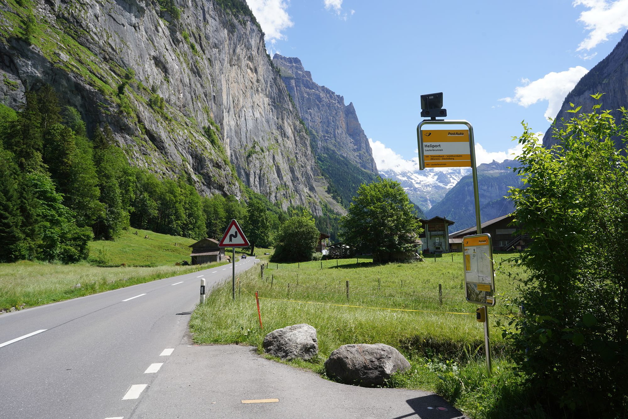 Hike Down to Lauterbrunnen (225) Hike Down to Lauterbrunnen (225)