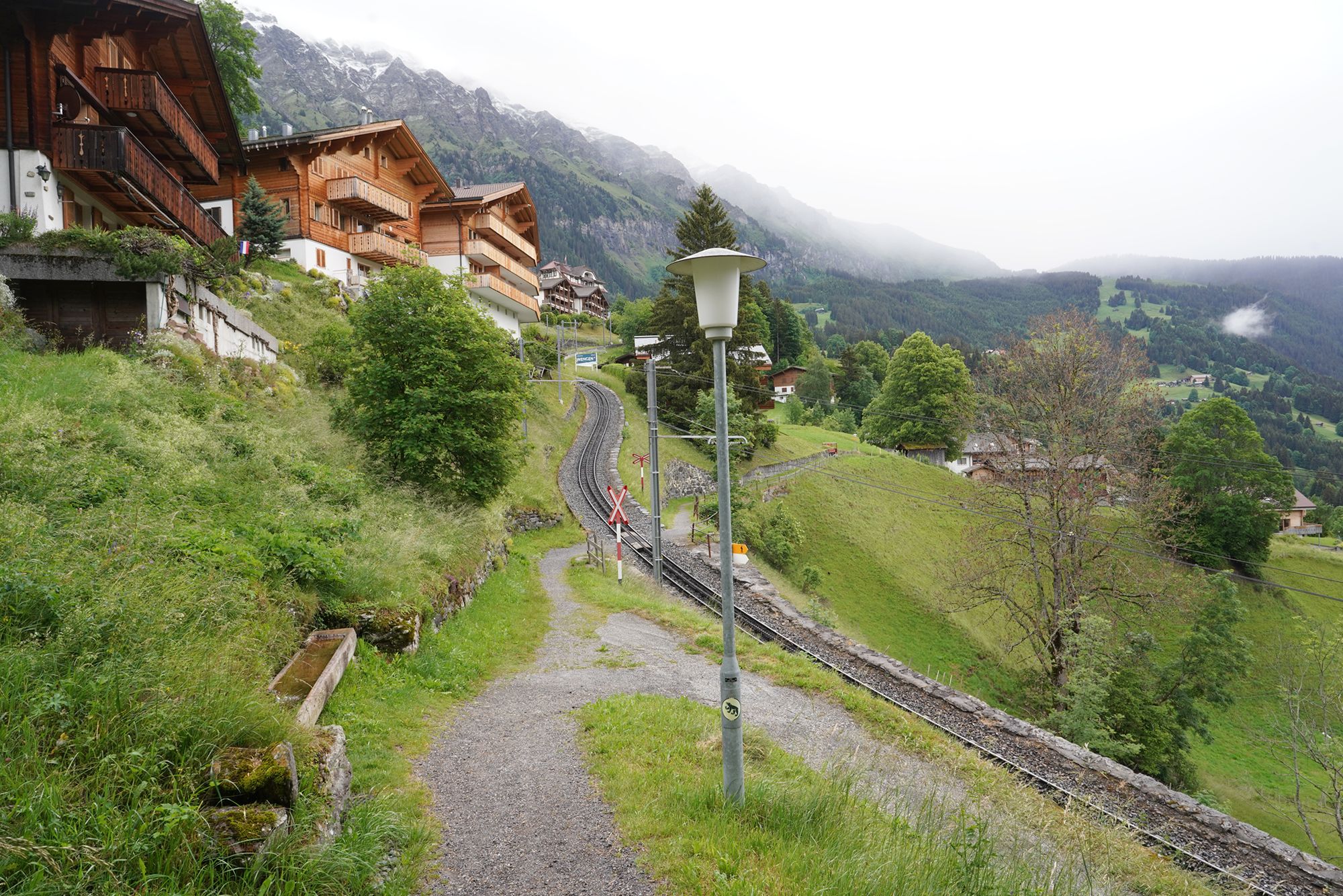 Hike Down to Lauterbrunnen (23) Hike Down to Lauterbrunnen (23)