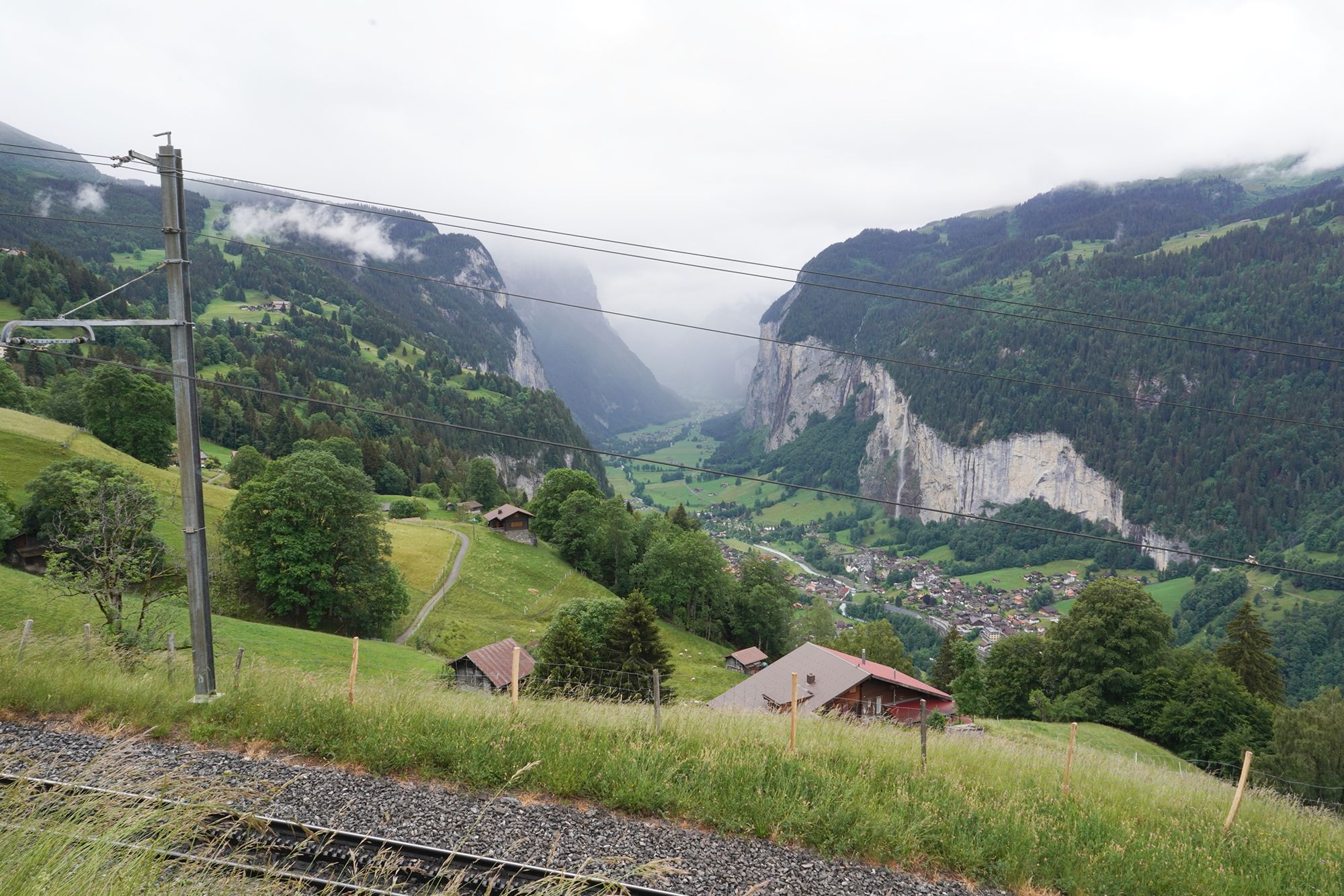 Hike Down to Lauterbrunnen (32) Hike Down to Lauterbrunnen (32)