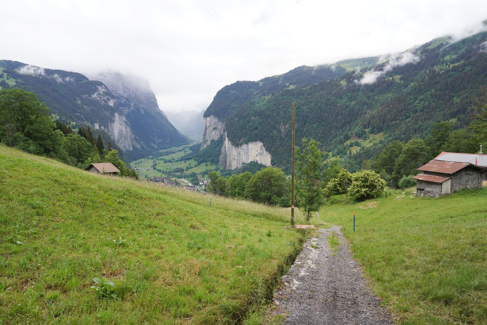 Hike Down to Lauterbrunnen (51) Hike Down to Lauterbrunnen (51)