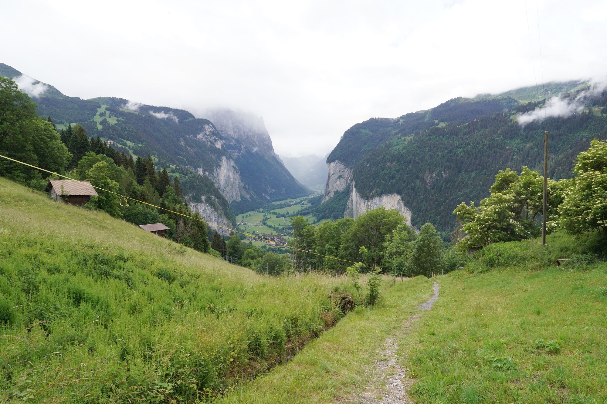 Hike Down to Lauterbrunnen (52) Hike Down to Lauterbrunnen (52)