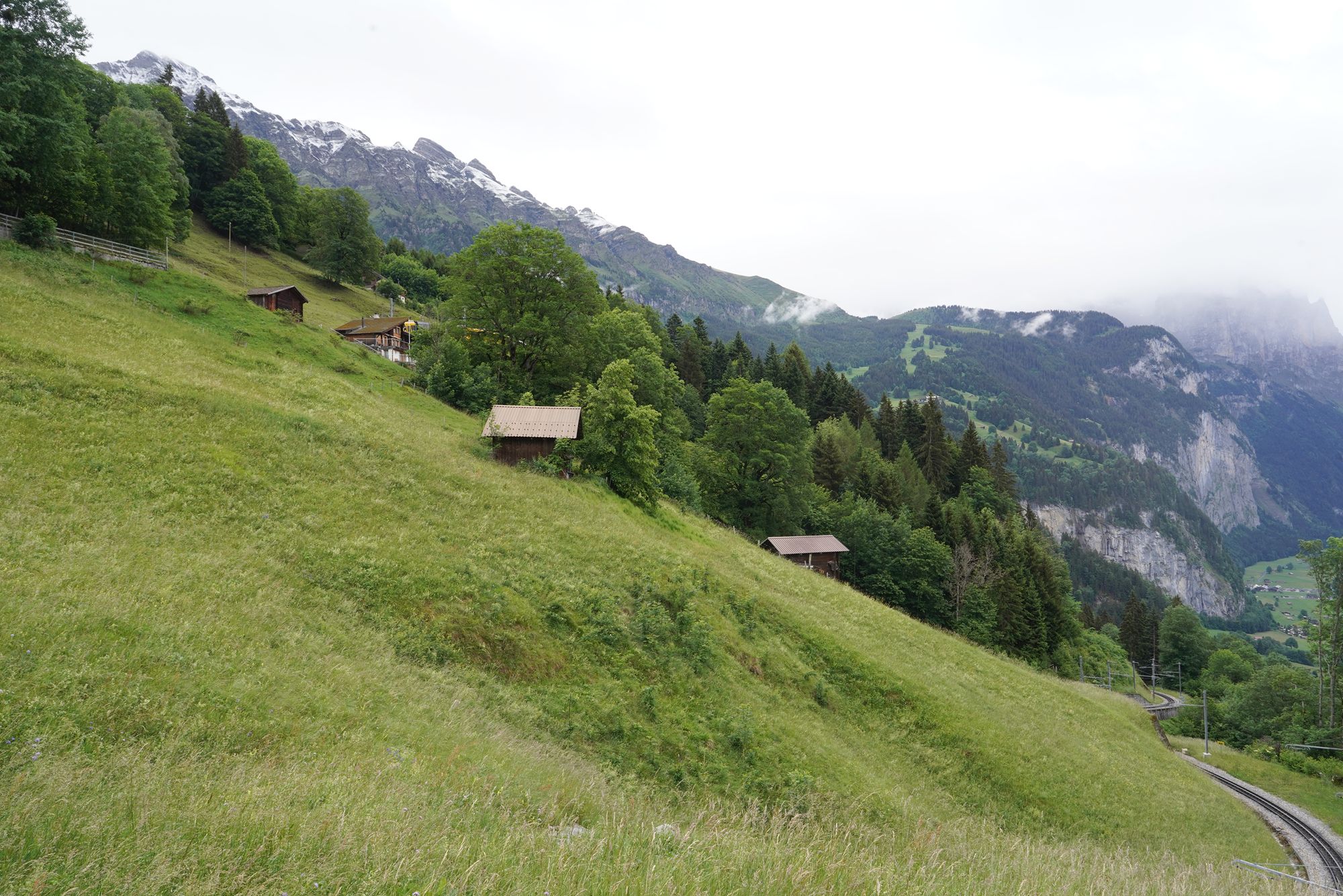 Hike Down to Lauterbrunnen (53) Hike Down to Lauterbrunnen (53)