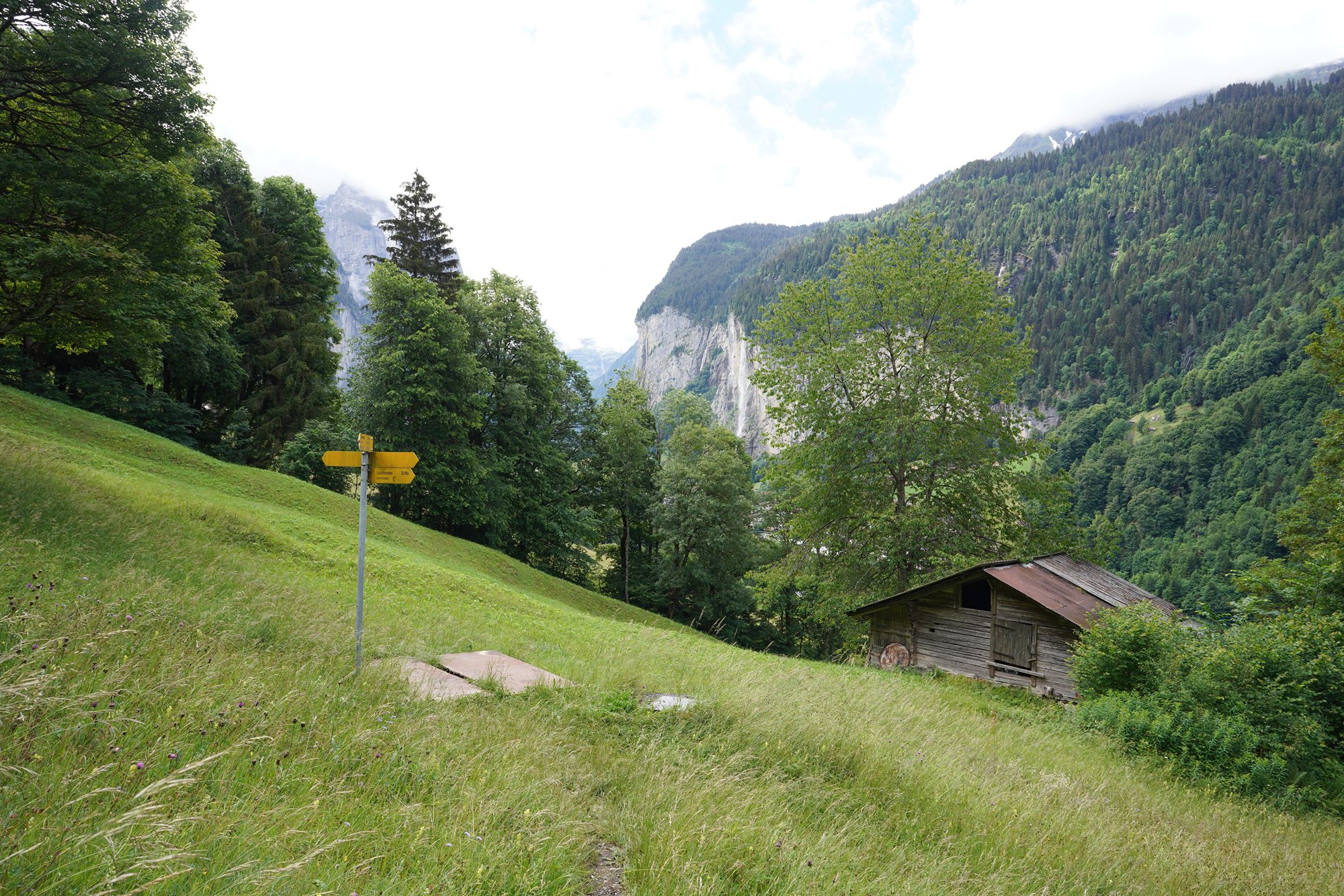 Hike Down to Lauterbrunnen (83) Hike Down to Lauterbrunnen (83)