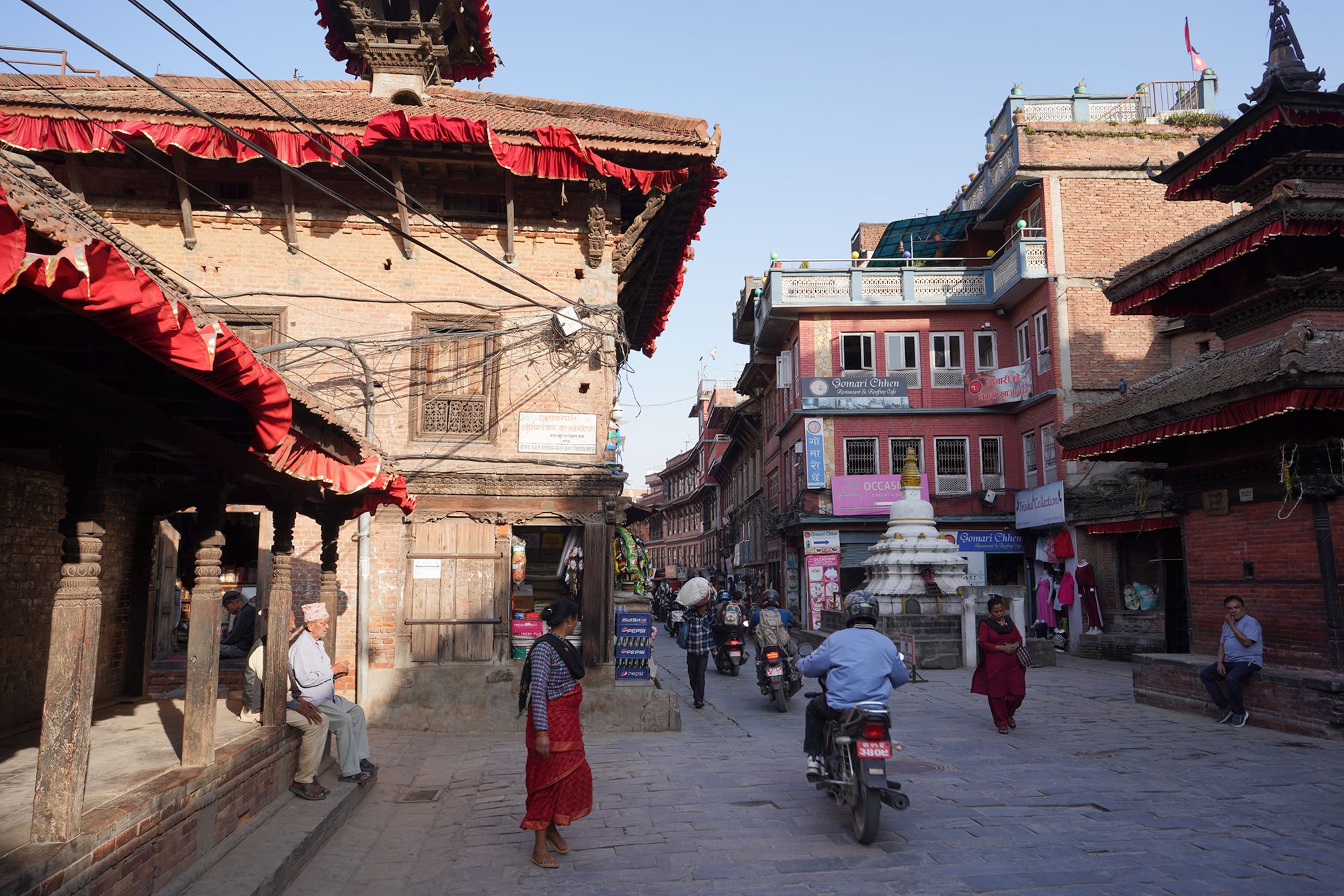 Kathmandu, Bhaktapur Durbar Square and Changu Narayan Temple (111) Kathmandu, Bhaktapur Durbar Square and Changu Narayan Temple (111)