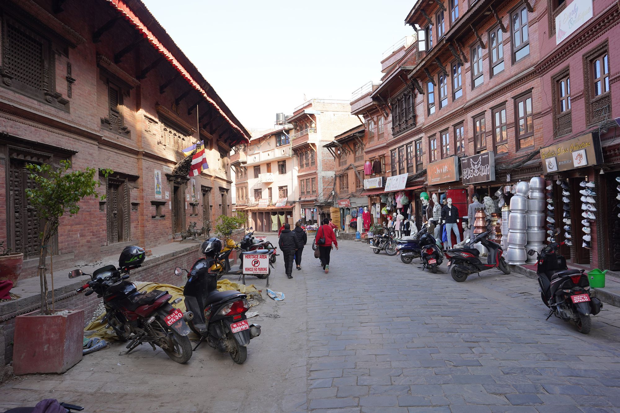 Kathmandu, Bhaktapur Durbar Square and Changu Narayan Temple (112) Kathmandu, Bhaktapur Durbar Square and Changu Narayan Temple (112)