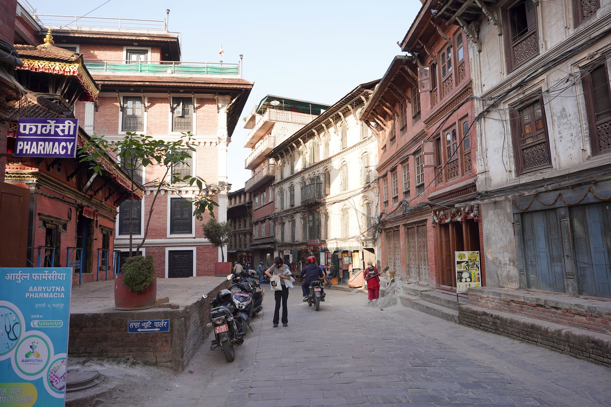 Kathmandu, Bhaktapur Durbar Square and Changu Narayan Temple (118) Kathmandu, Bhaktapur Durbar Square and Changu Narayan Temple (118)