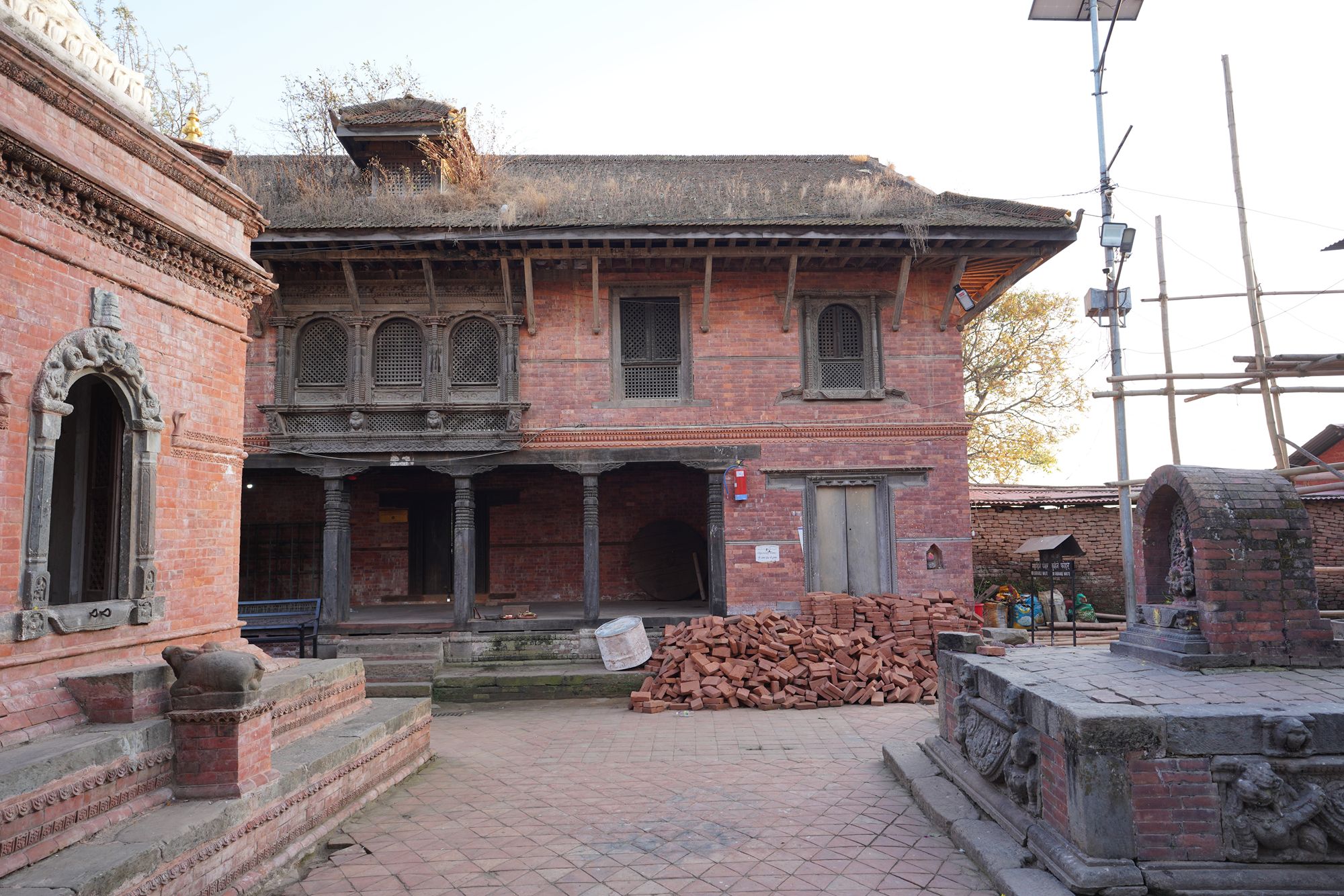 Kathmandu, Bhaktapur Durbar Square and Changu Narayan Temple (150) Kathmandu, Bhaktapur Durbar Square and Changu Narayan Temple (150)